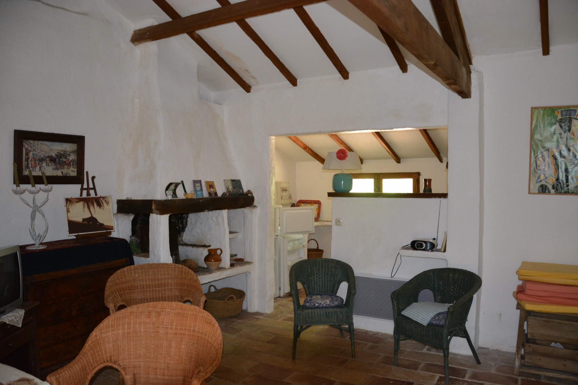 En vente,  en Luberon, propriété en pierres,  de 3 habitations sur 2.6 hectares 