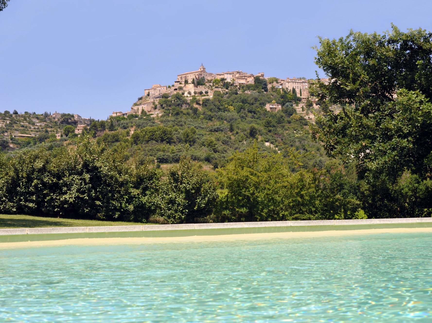 Luberon, à vendre, belle bastide en pierres avec piscine et vue imprenable 