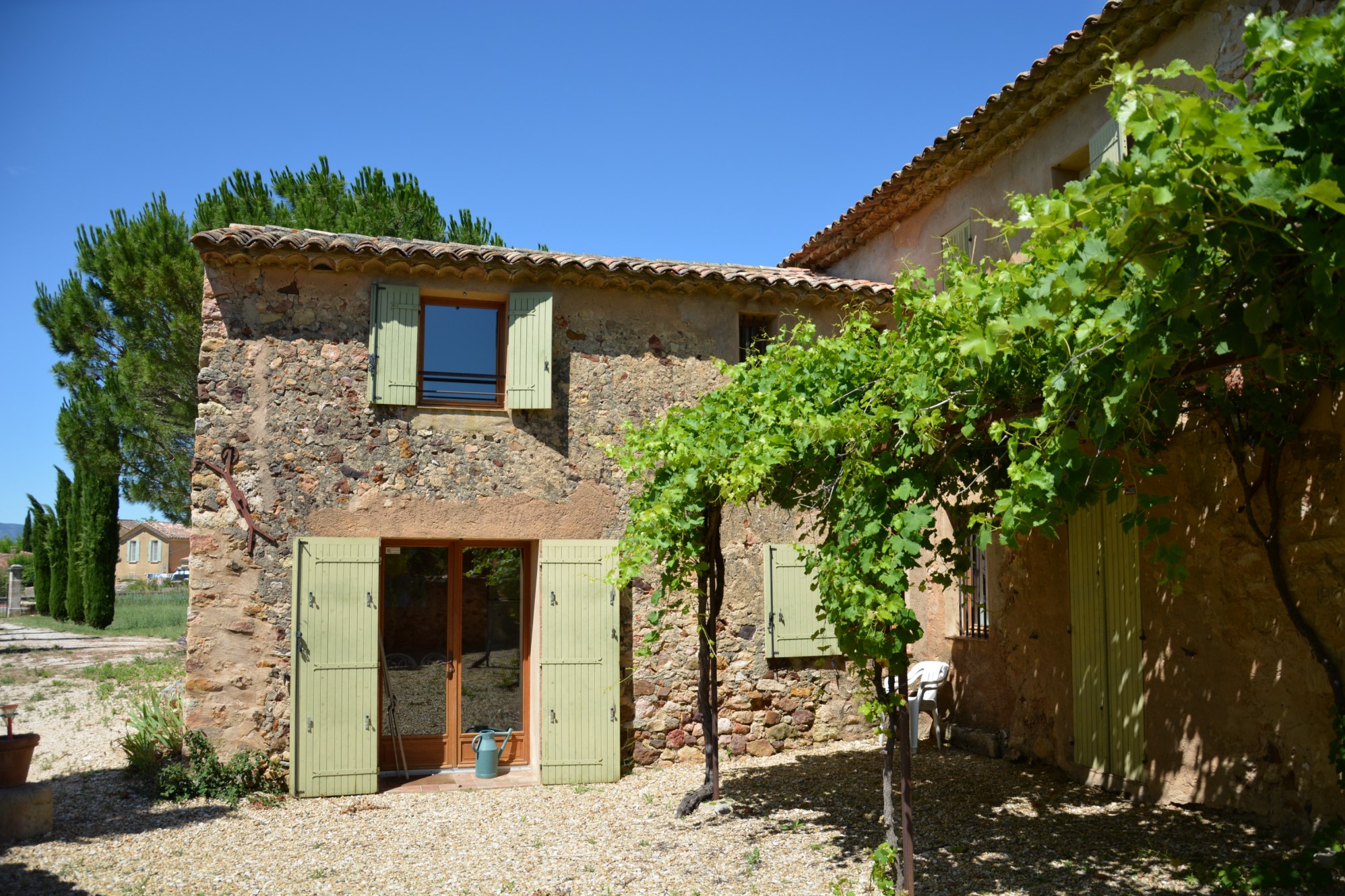 En Luberon,  mas en pierres avec piscine, terrasse et vue sublime  