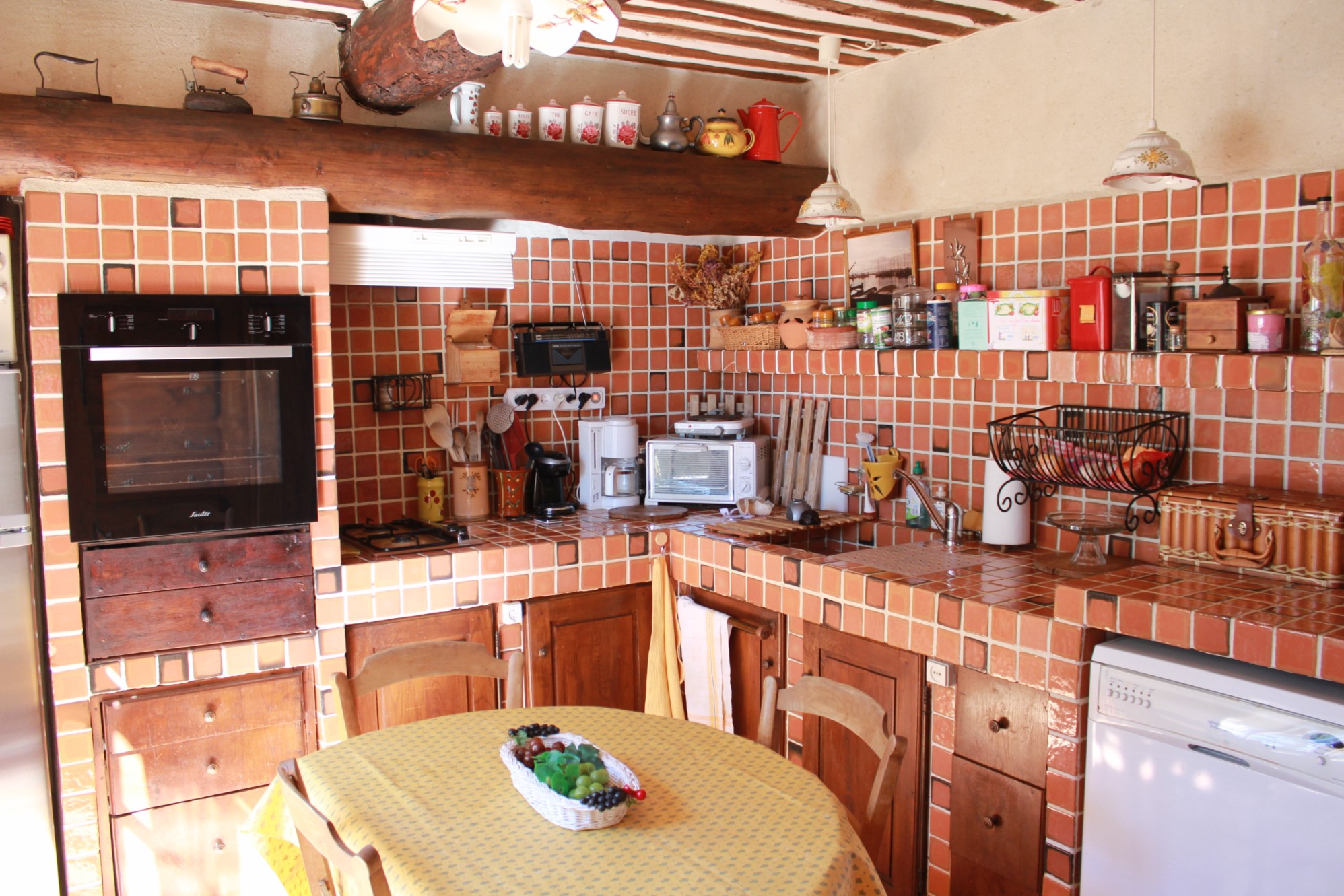 Maison traditionnelle avec piscine au calme   à vendre à Cabrières d'Avignon