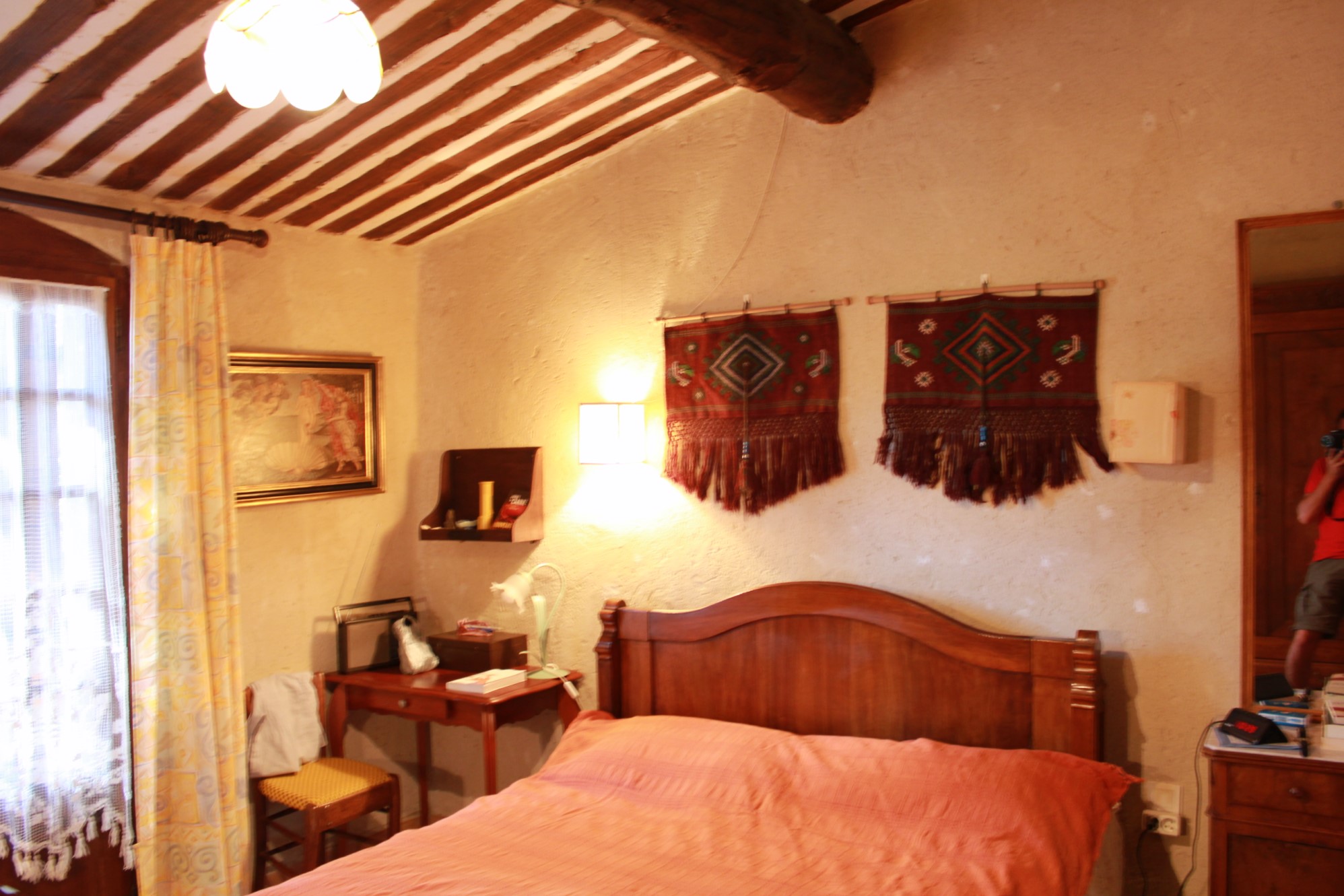 Maison traditionnelle avec piscine au calme   à vendre à Cabrières d'Avignon