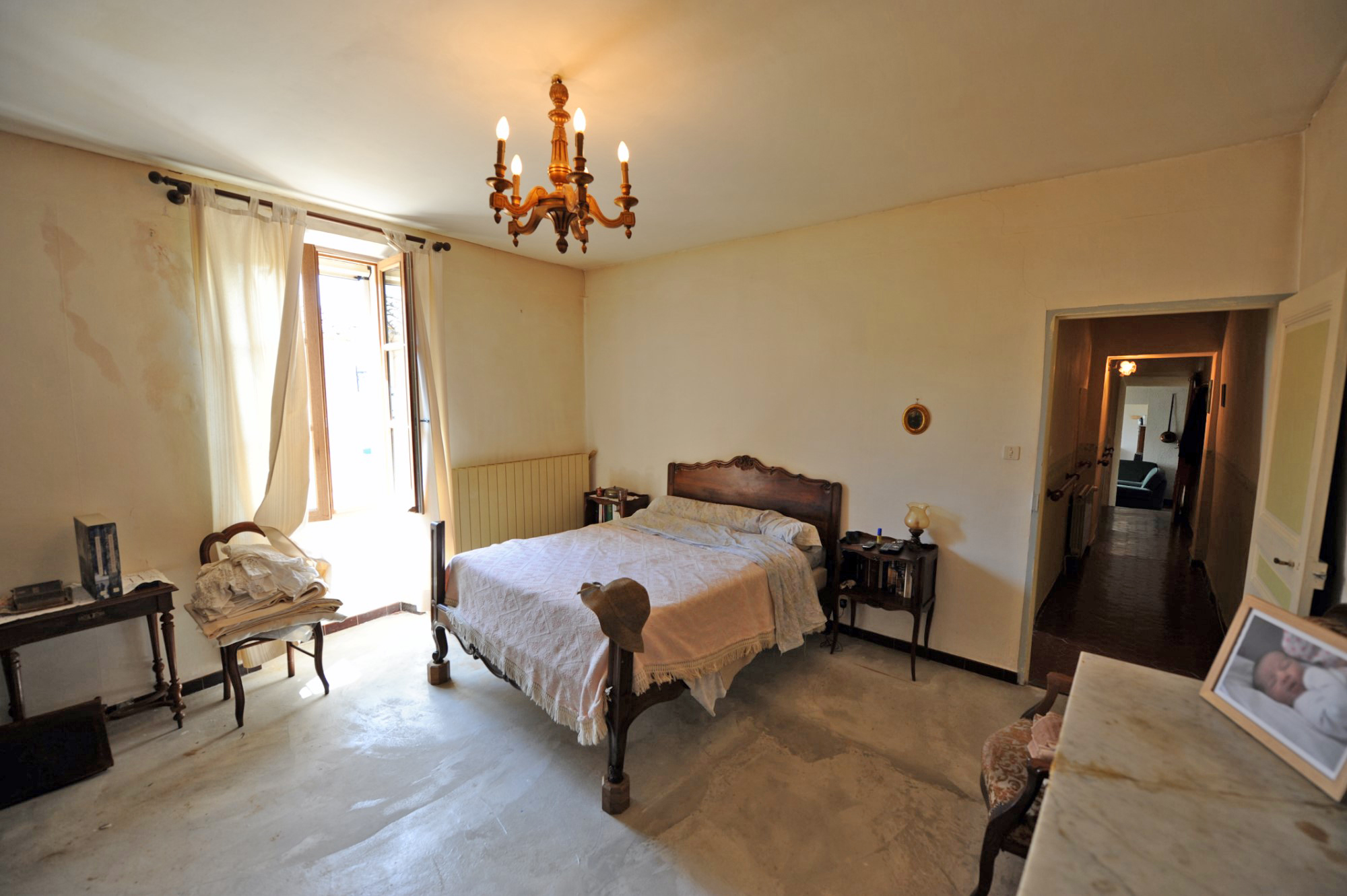 Maison de village avec jardin, garage et dépendances   à vendre en Luberon