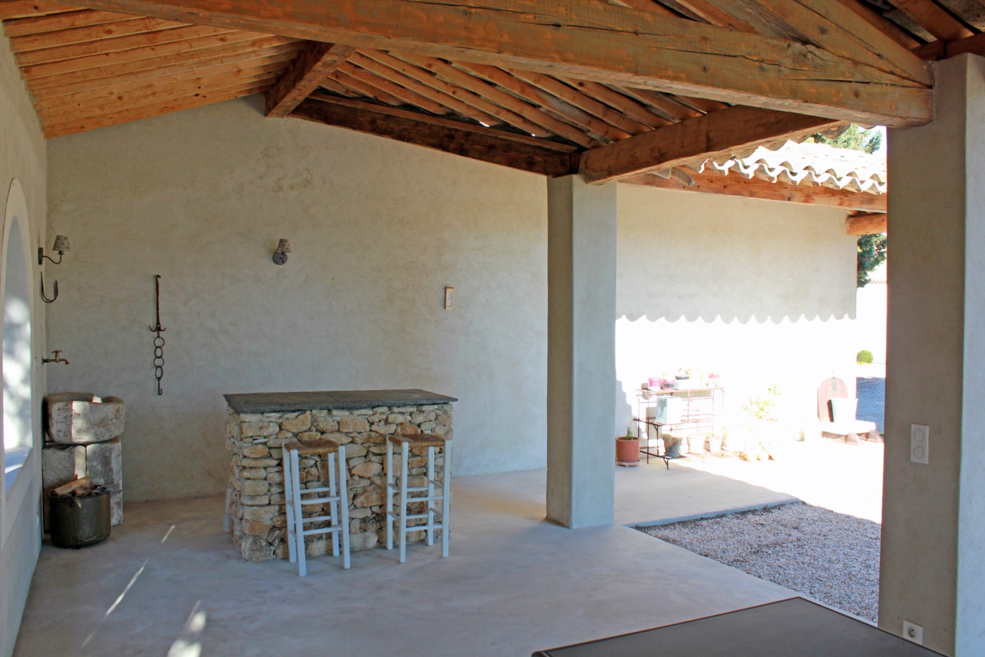 Villa de plain pied avec dépendances à vendre en Luberon   