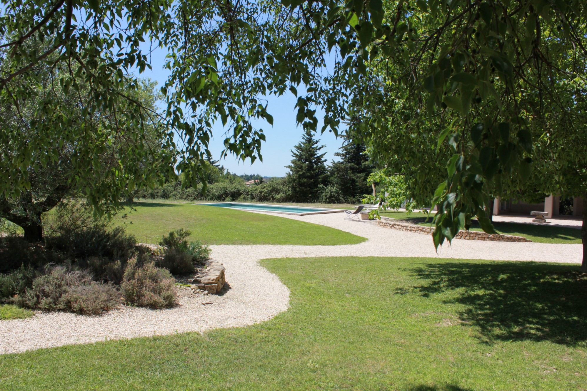 Villa de plain pied avec dépendances à vendre en Luberon   