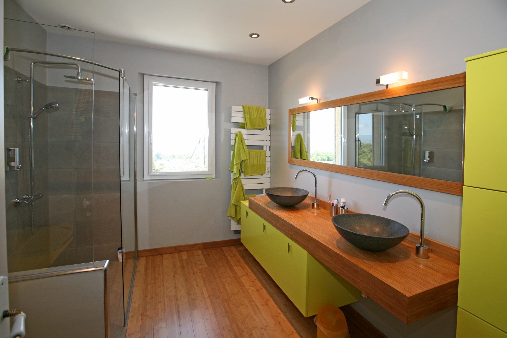 Propriété avec chambres d'hôtes en vente en Luberon, avec vues sublimes   