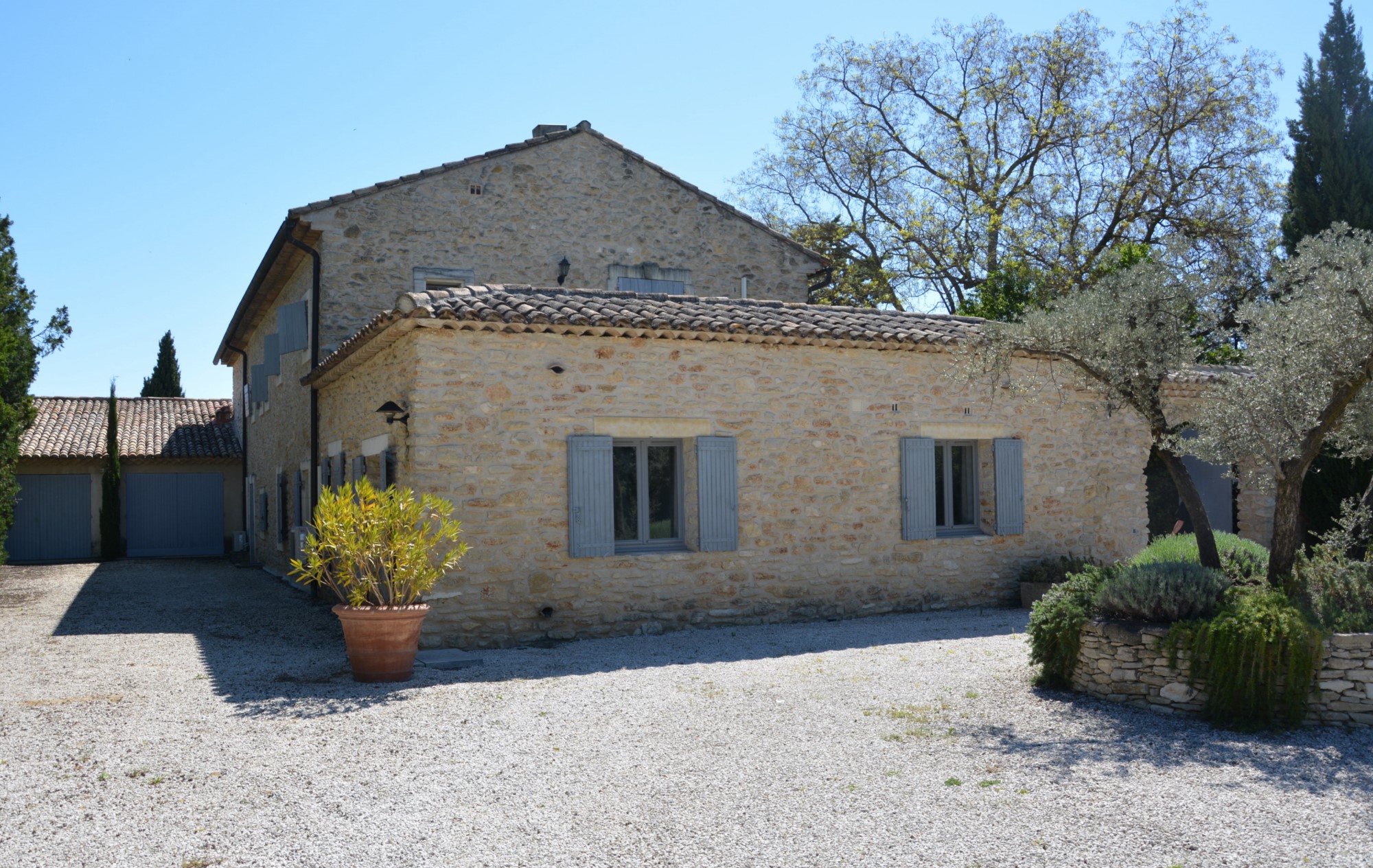 Propriété rénovée à vendre dans le Luberon