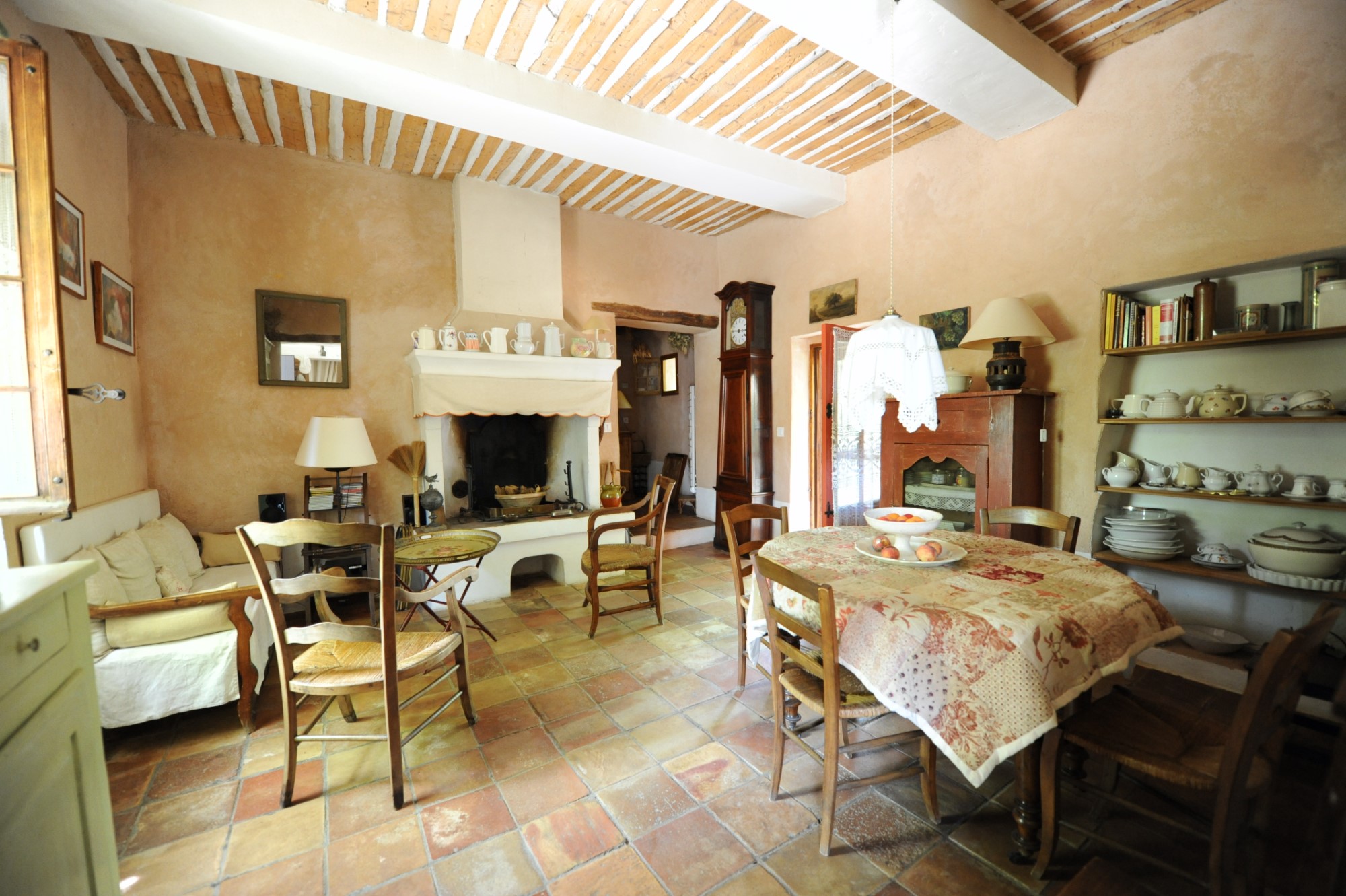 A vendre en Luberon, jolie maison de hameau avec grand jardin    