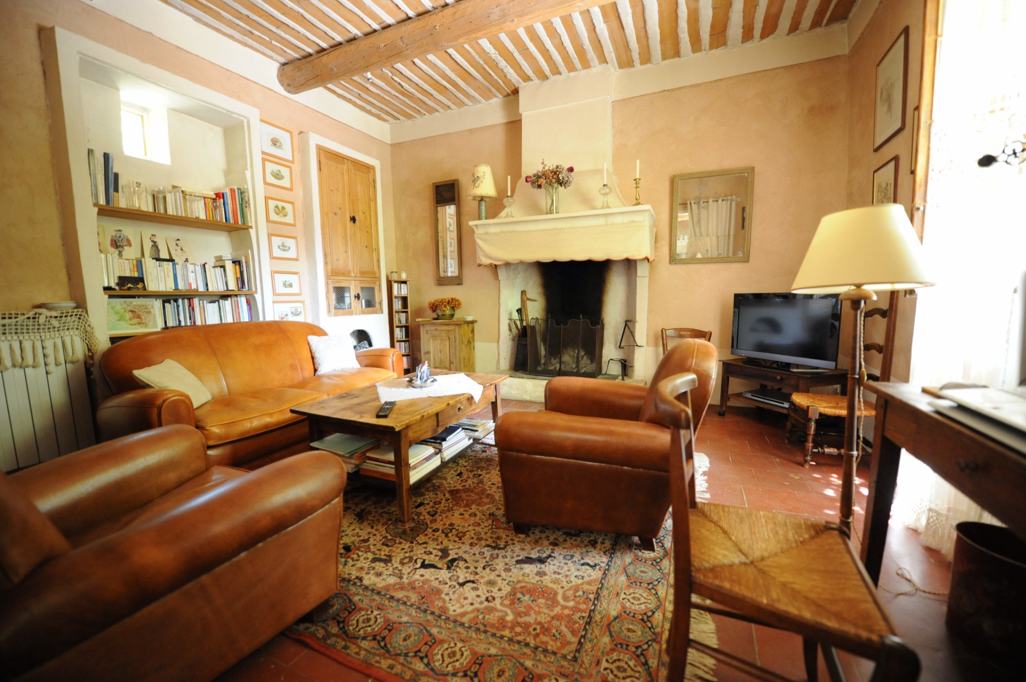A vendre en Luberon, jolie maison de hameau avec grand jardin    