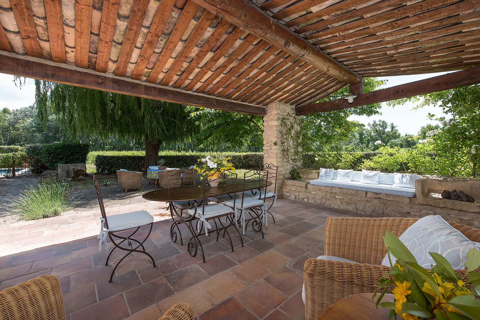 Belle maison de charme avec annexes à vendre à Gordes    