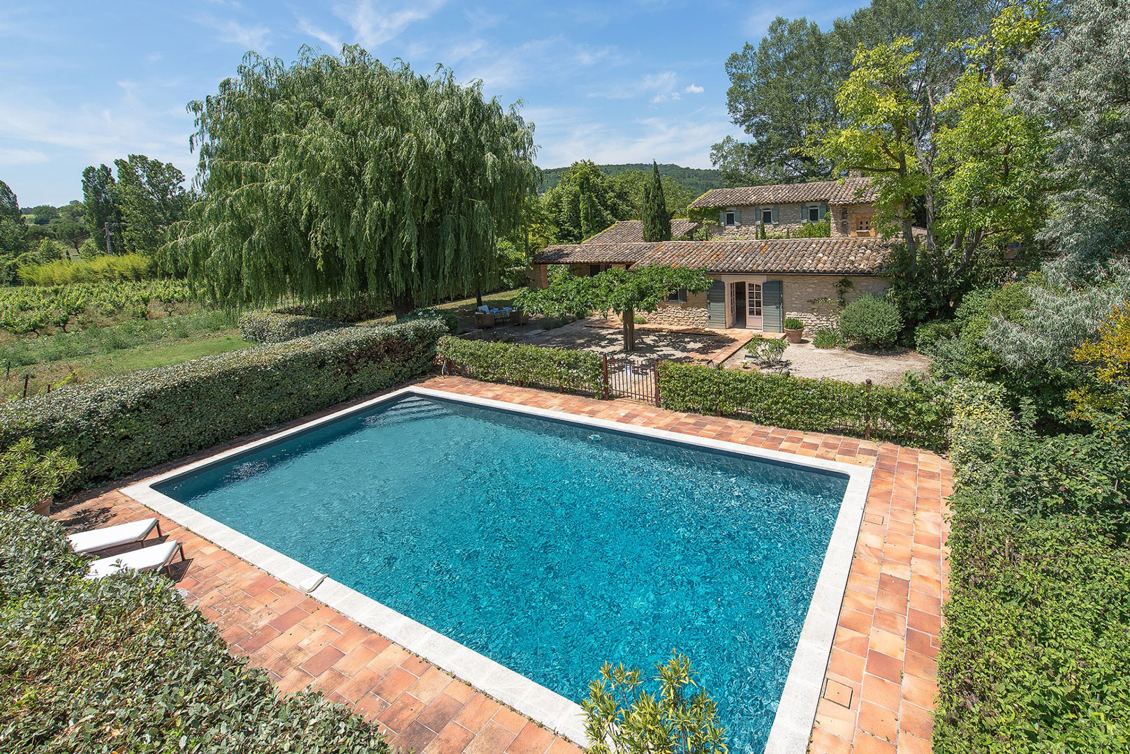 Belle maison de charme avec annexes à vendre à Gordes    