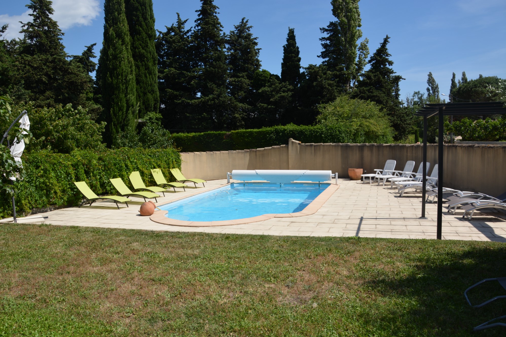 Belle bastide avec gites aux portes du Luberon à vendre   
