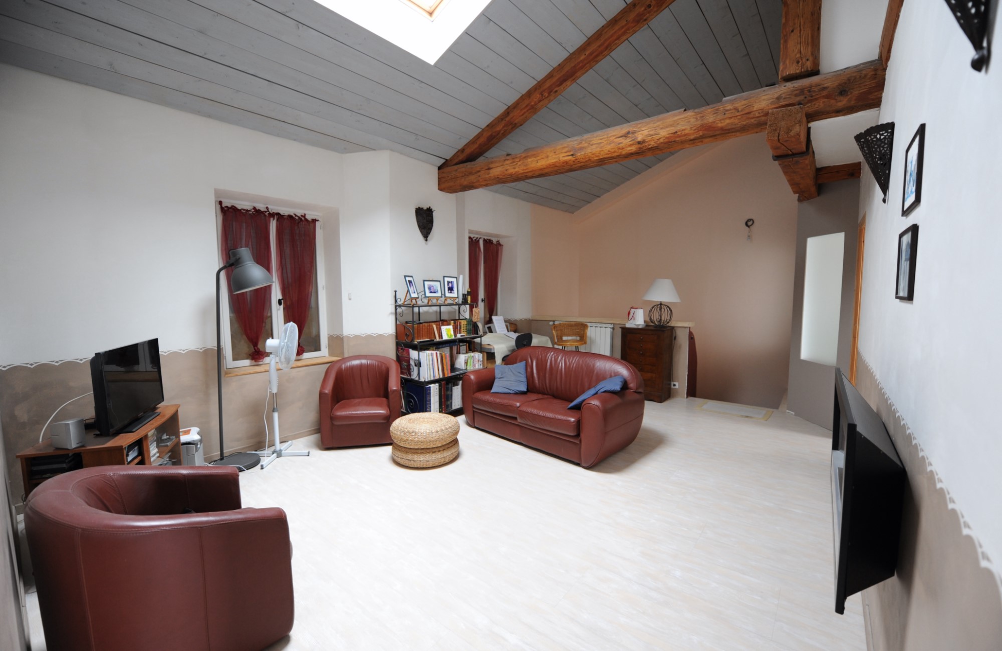 Belle bastide avec gites aux portes du Luberon à vendre   