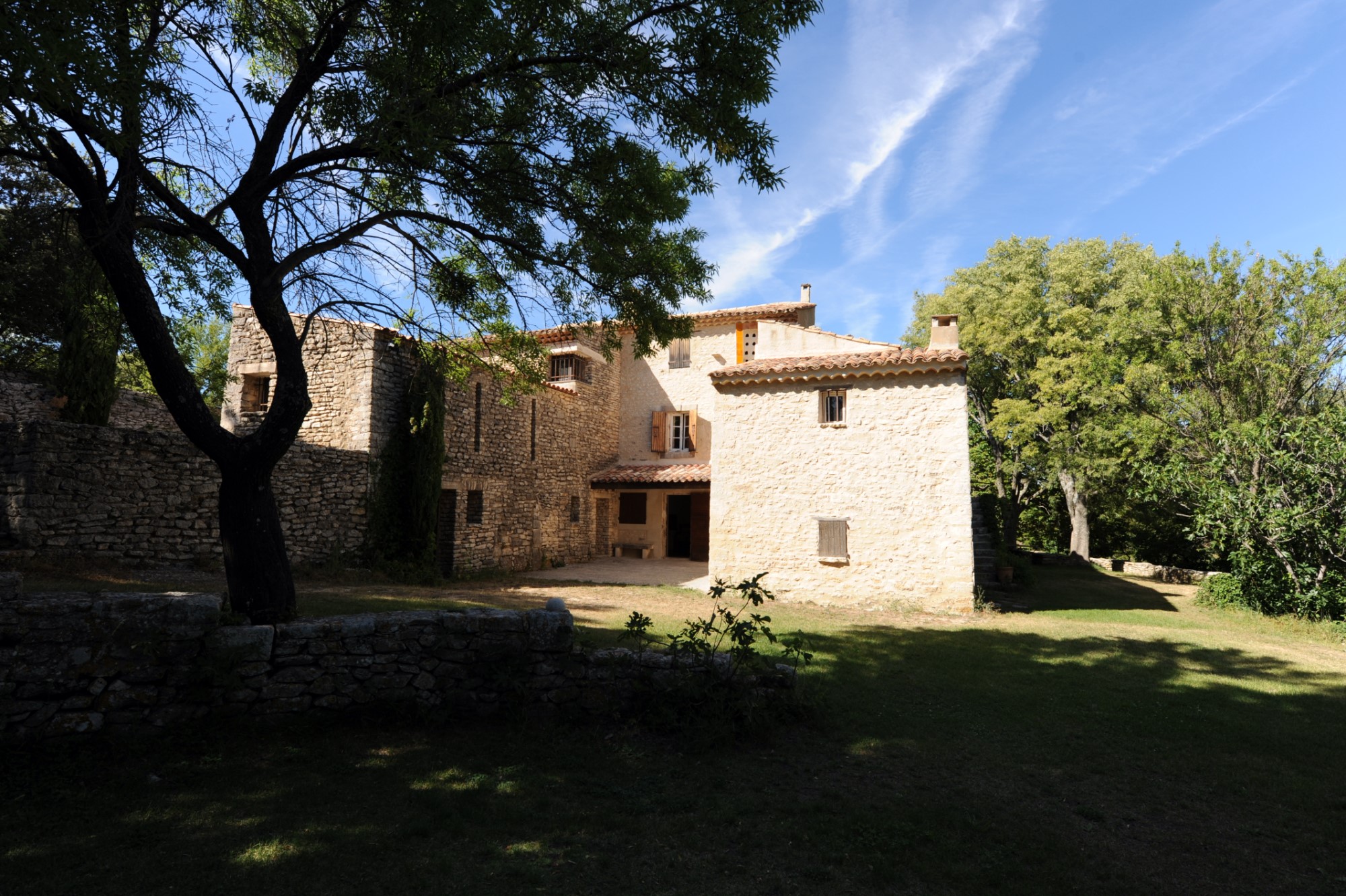 authentique mas sur 9 hectares au coeur du Luberon   