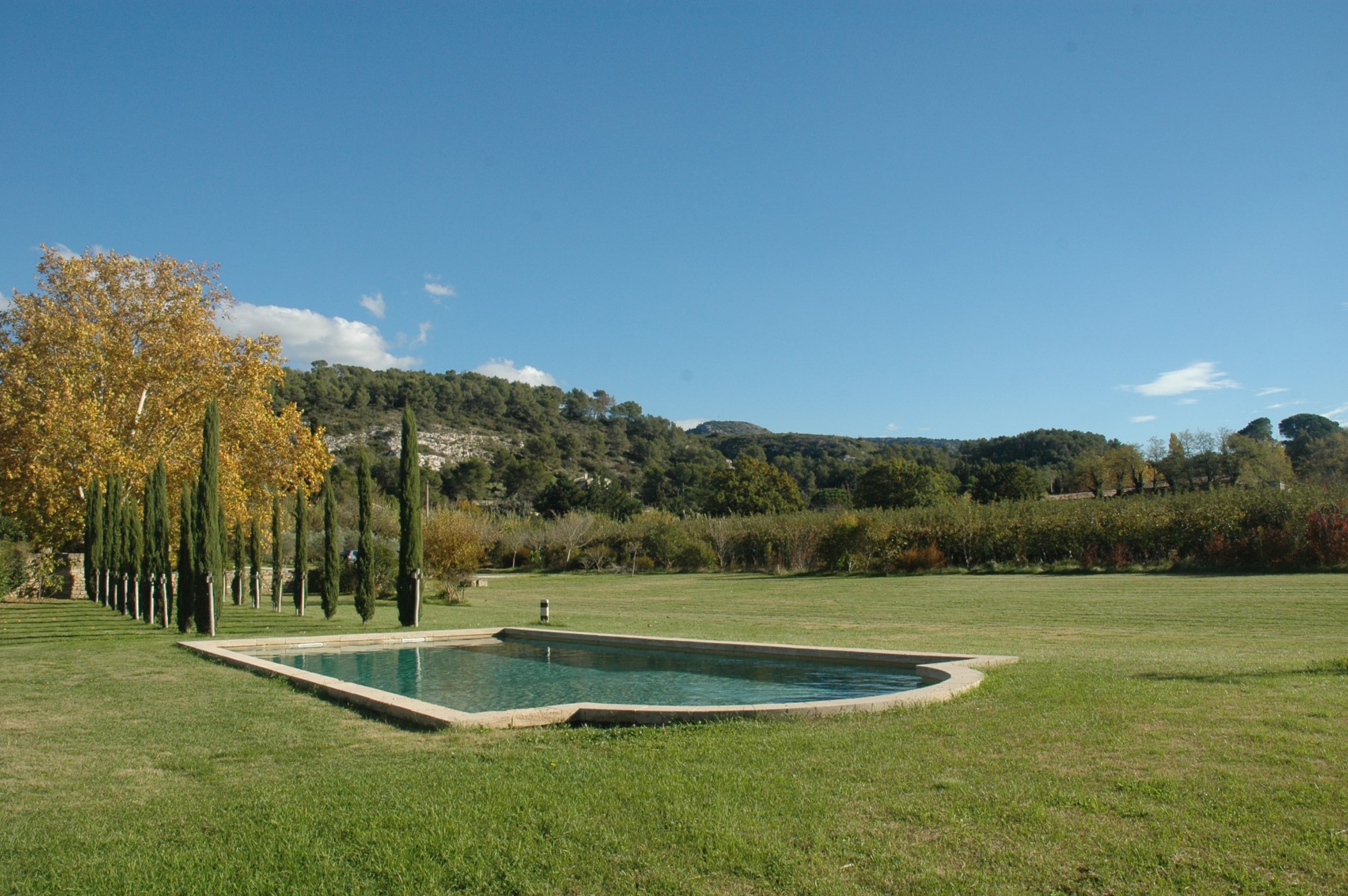 Mas restauré avec piscine à vendre en campagne dans le Luberon