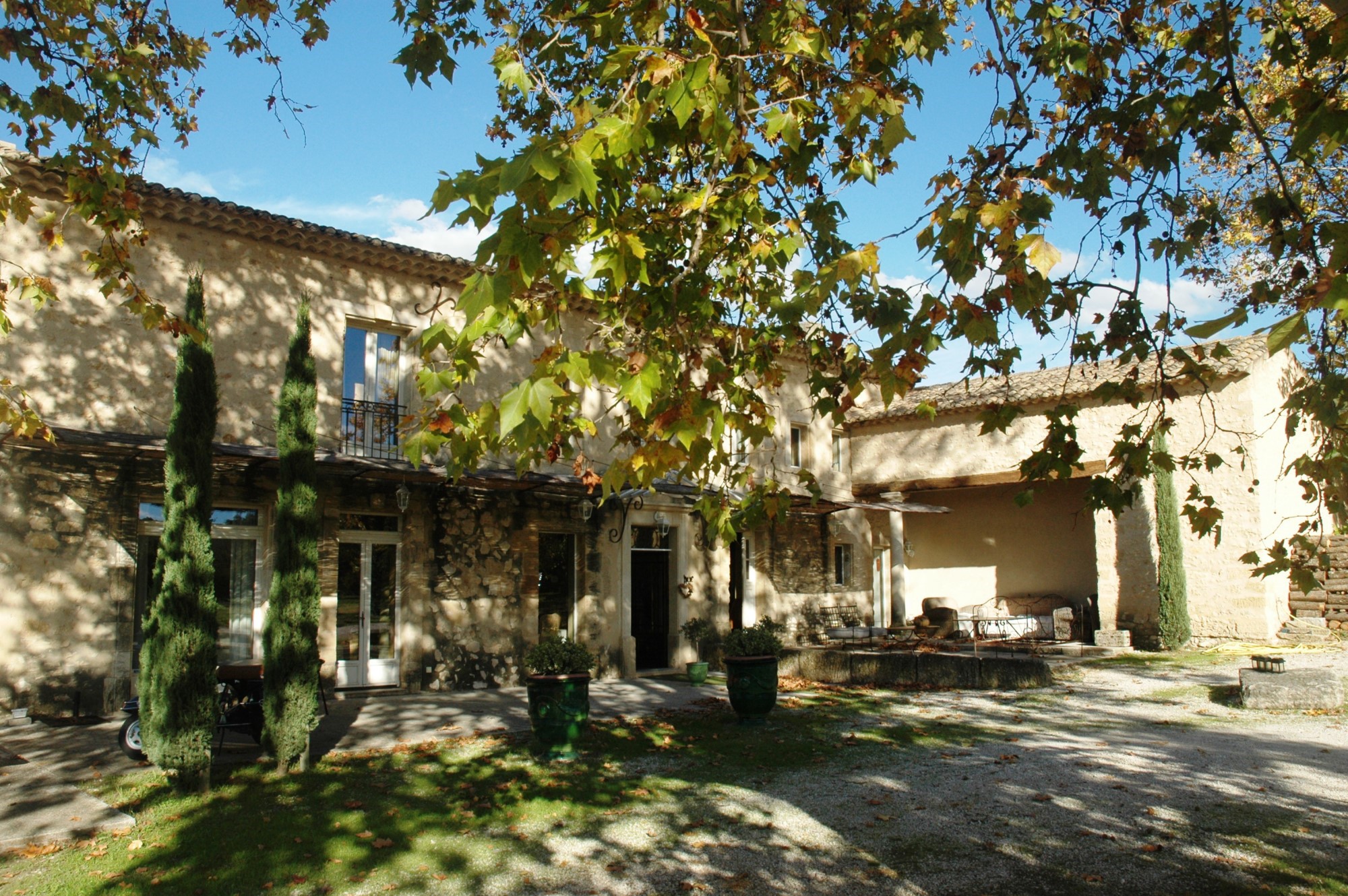 Renovated farmhouse for sale in Luberon