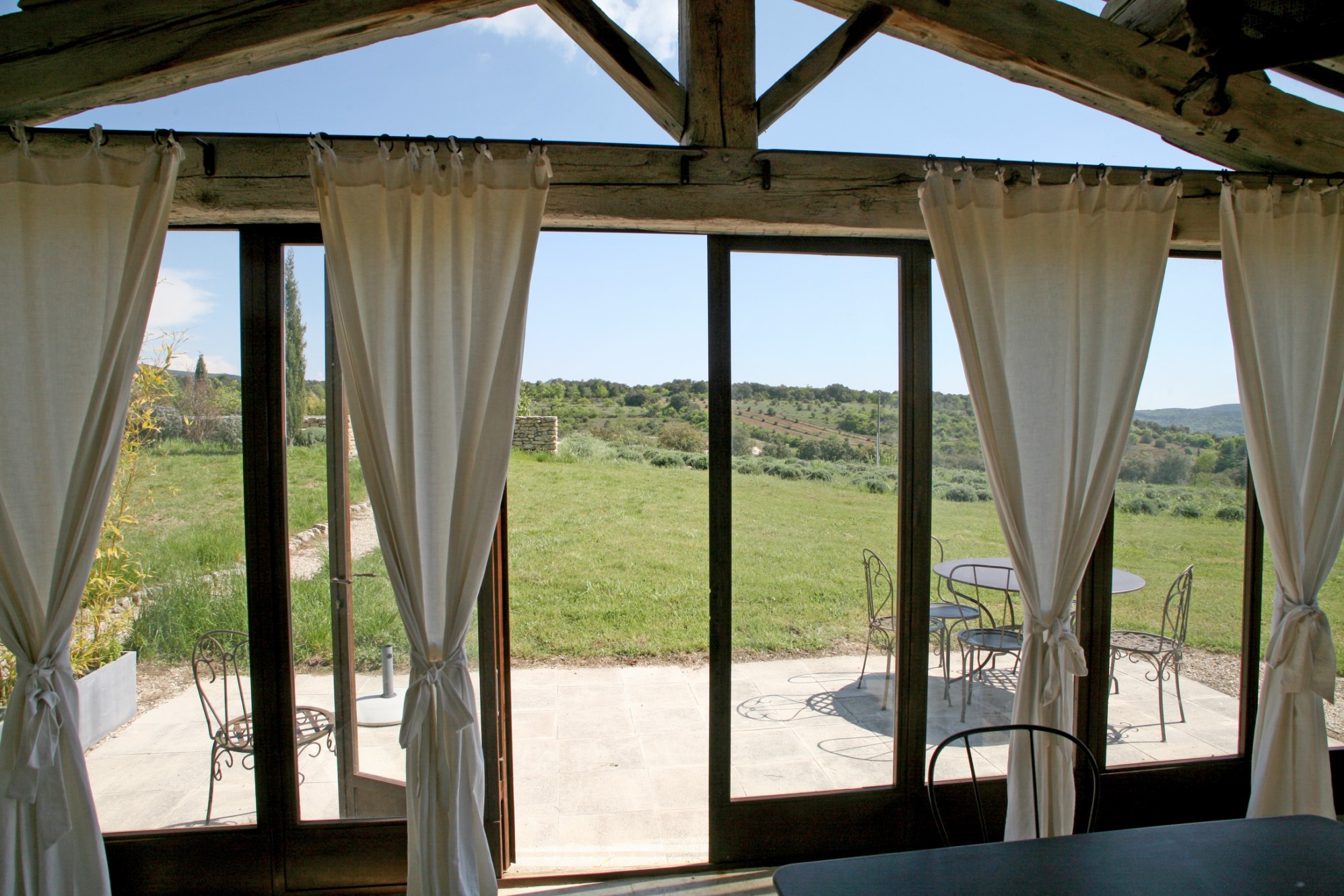 A vendre en Luberon,  propriété avec maison principale, mazet et maisons d'hôtes   