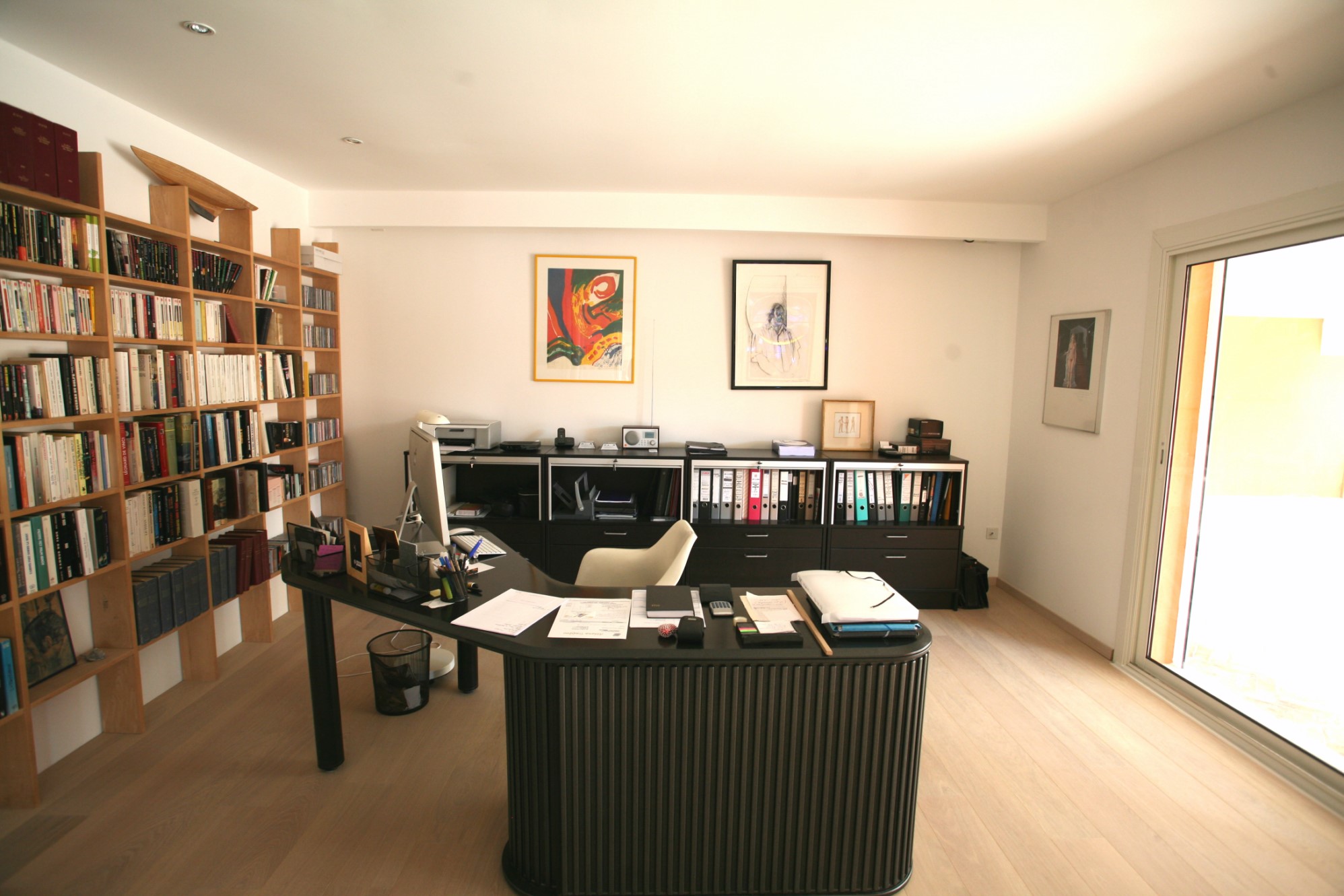 Maison contemporaine avec grande piscine et vue à vendre au coeur du Luberon   