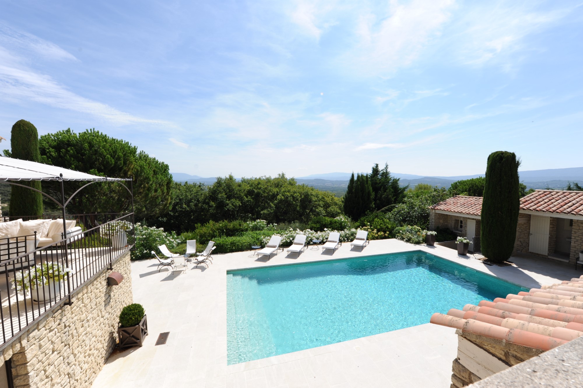 Propriété d'agrément avec parc paysager et piscine en Luberon