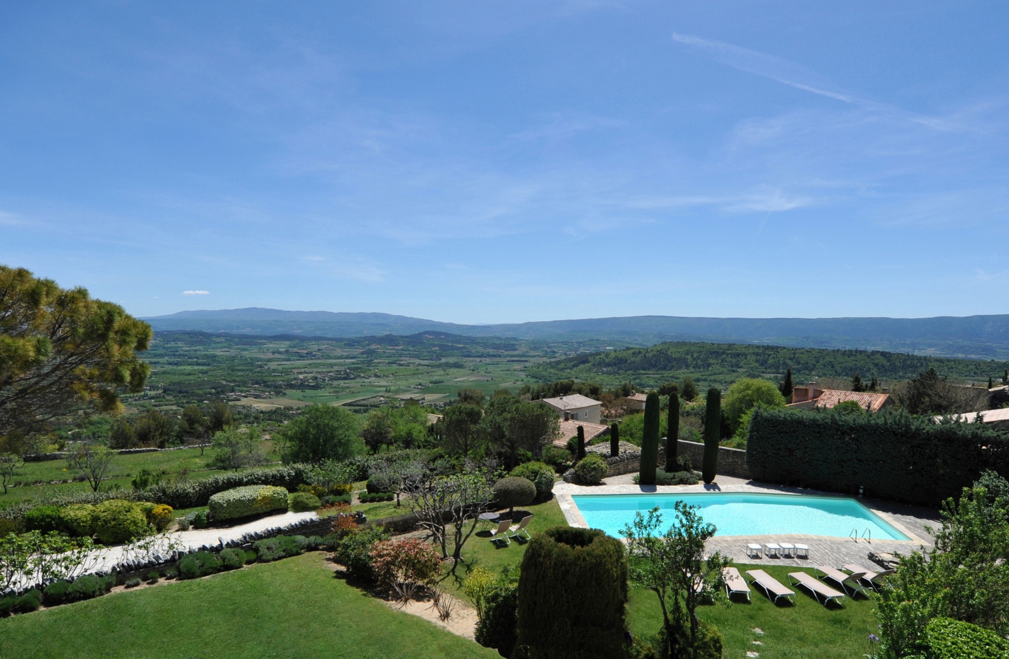 Bastide rénovée avec vue à vendre à Gordes par ROSIER