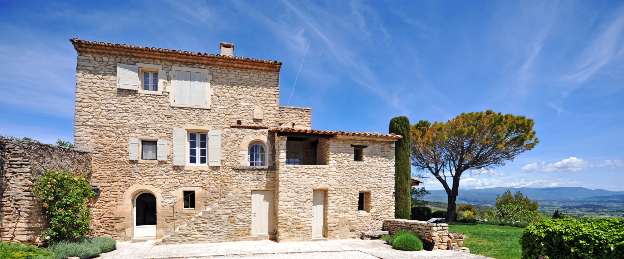 Bastide rénovée à vendre à Gordes par ROSIER