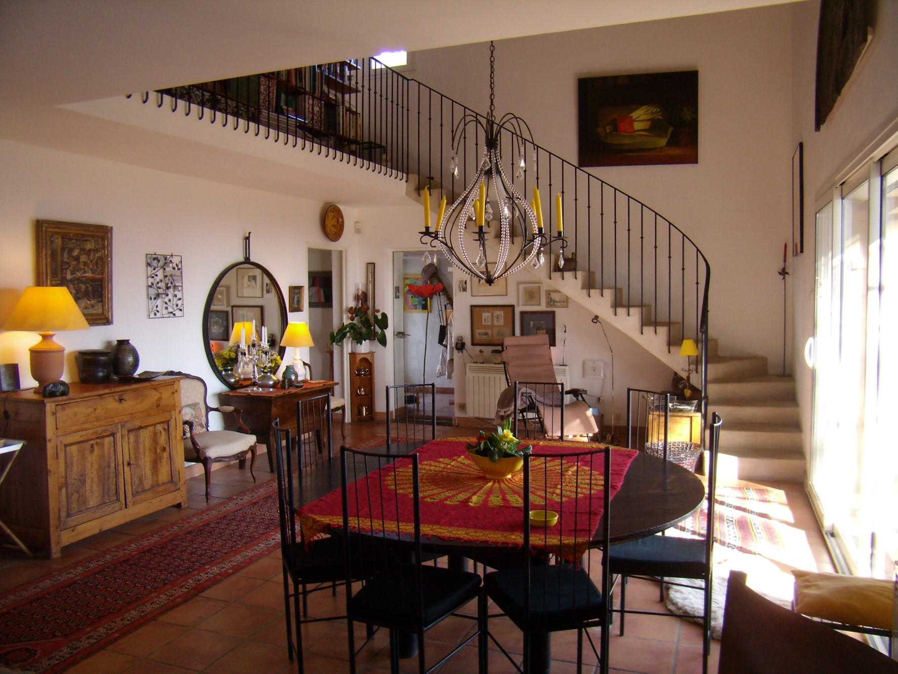 En Luberon, à vendre, maison en pierres en position dominante, avec piscine et vue 