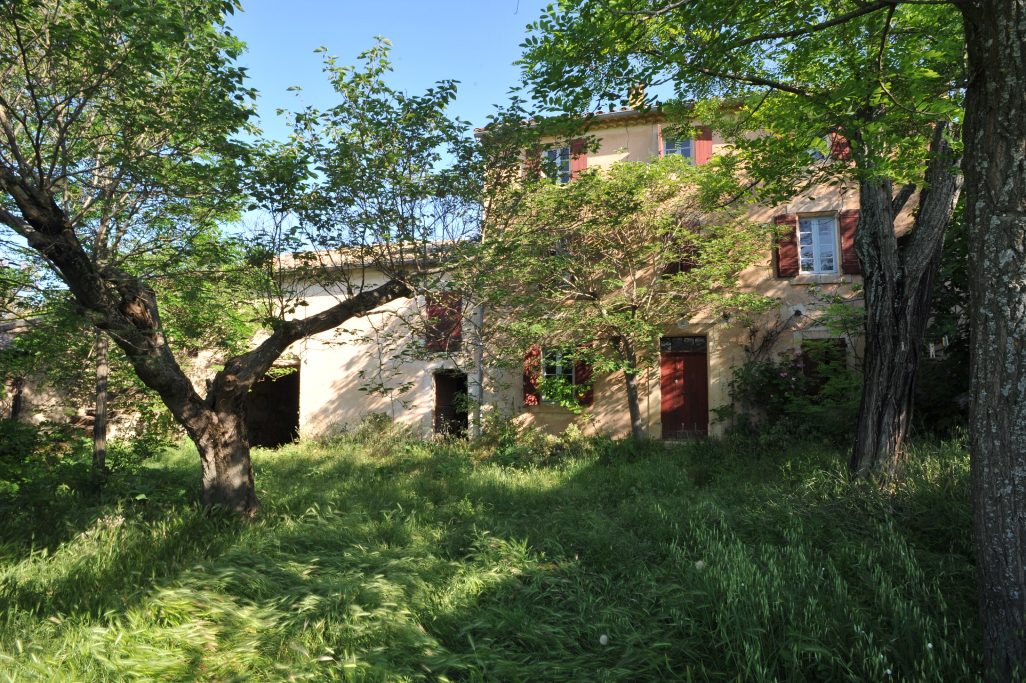 Authentique mas à restaurer en Luberon