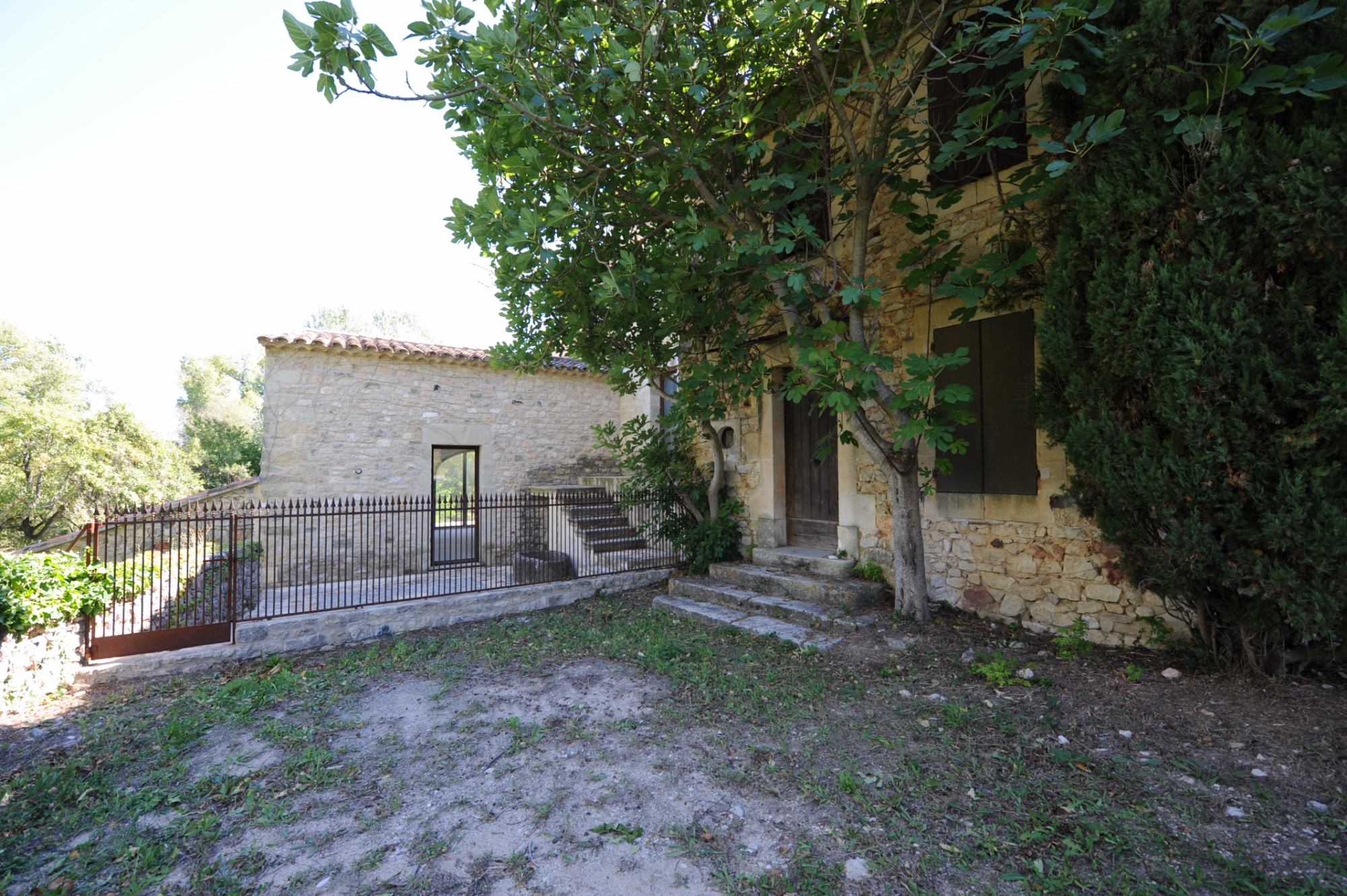 Propriété à terminer de rénover   à vendre dans le Luberon