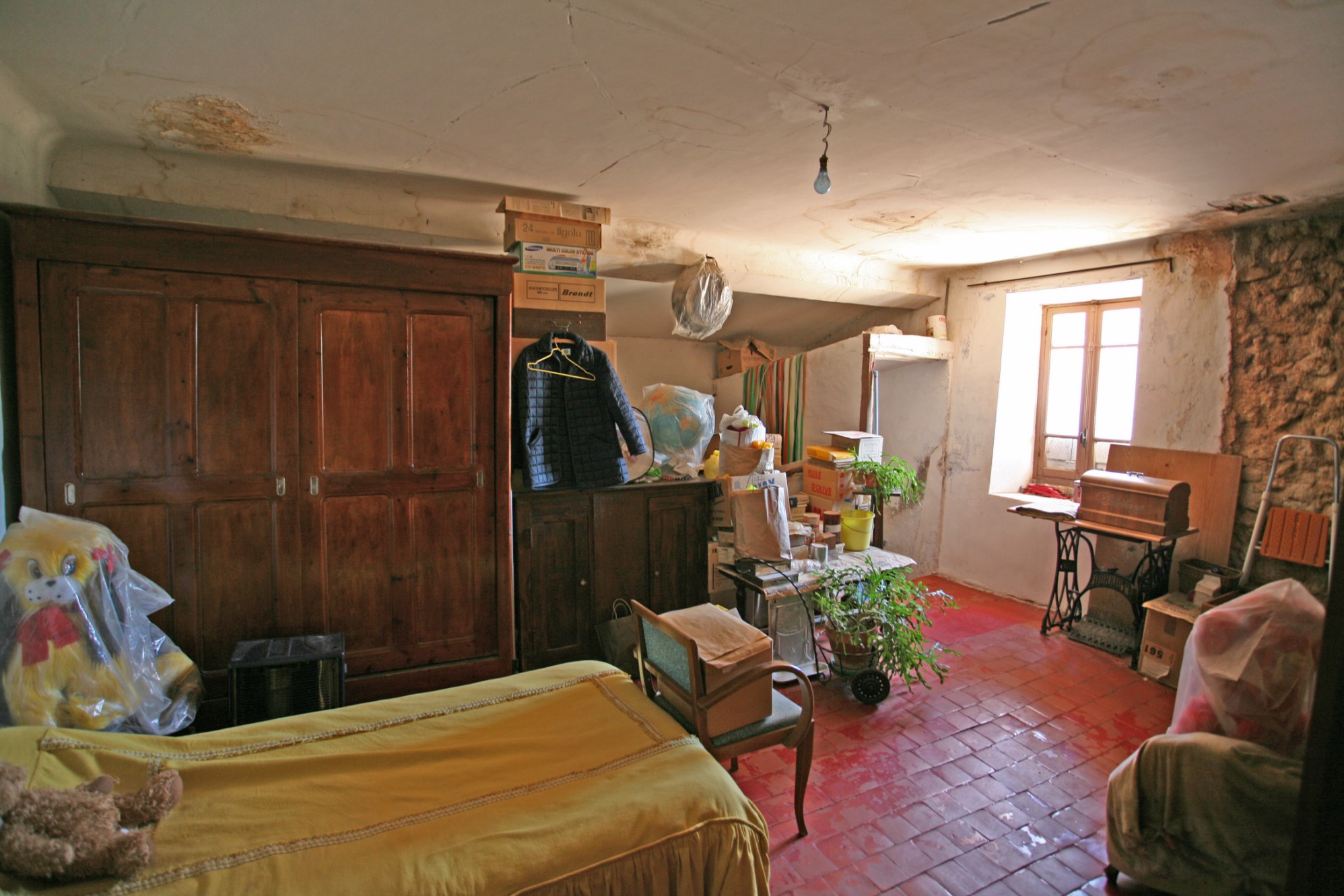 En Provence,   en vente, propriété à rénover dans le Parc du Luberon   