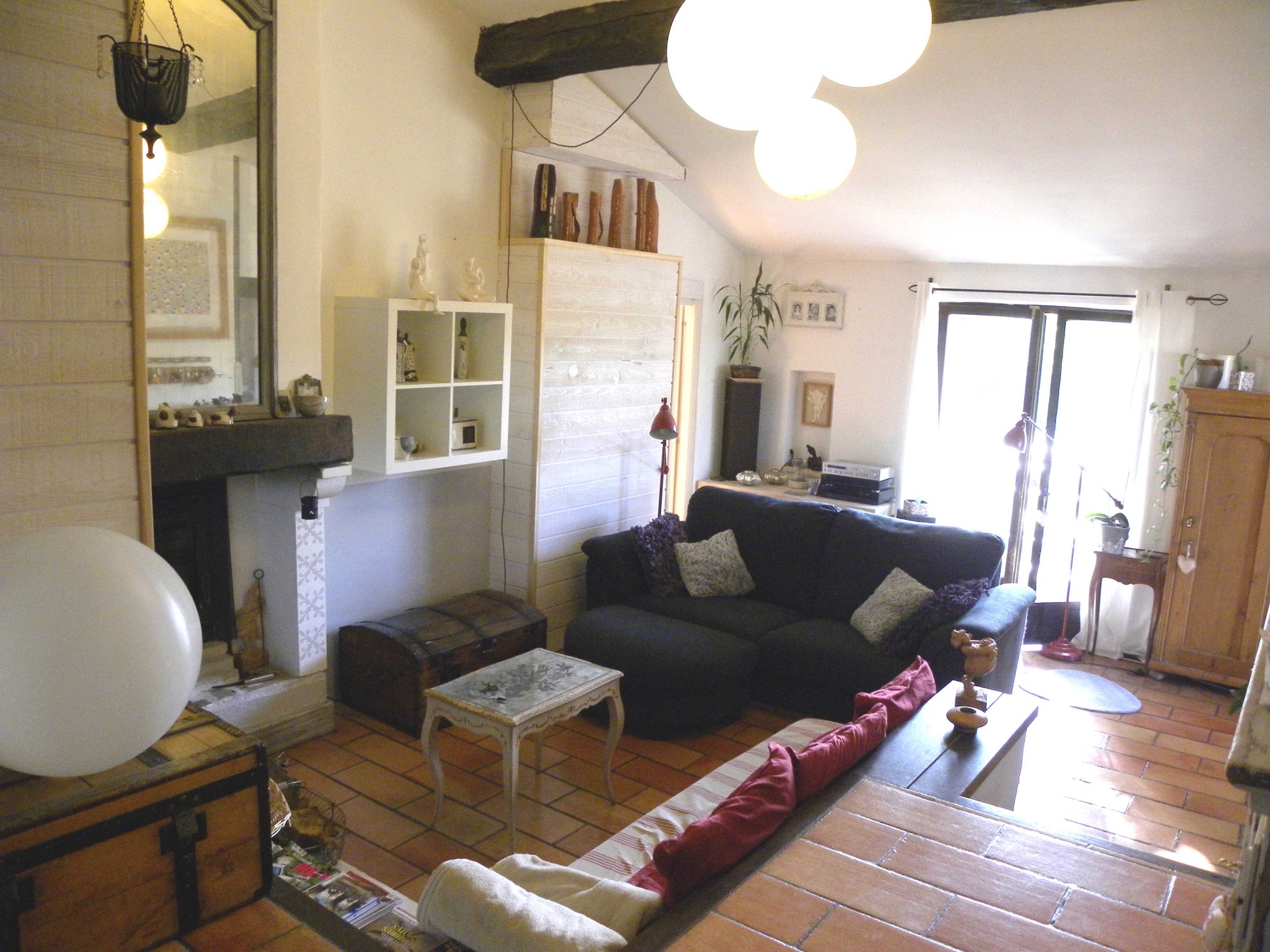 A vendre en Luberon, maison d'hôtes en pierres avec piscine et annexes   