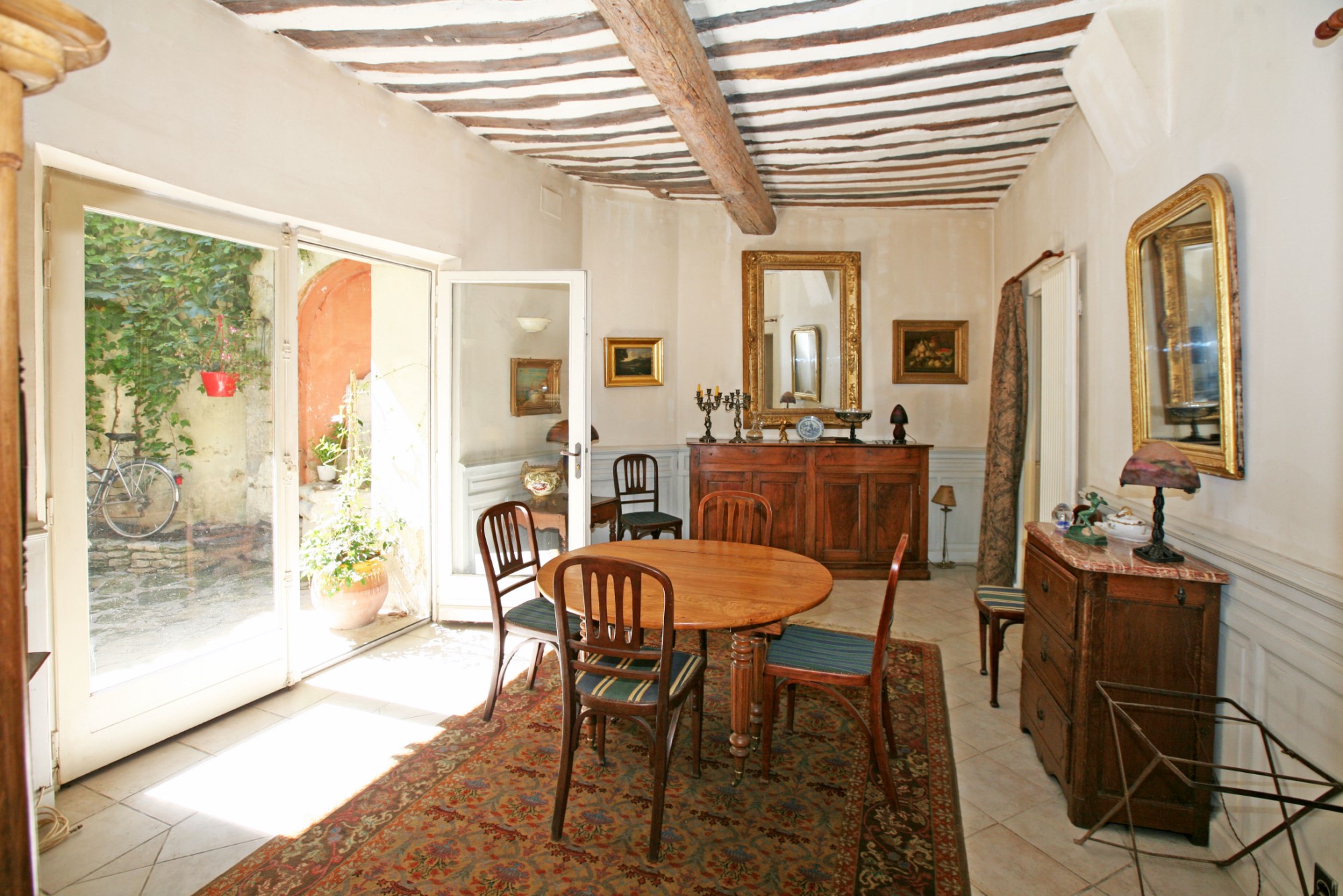Maison bourgeoise avec caractère à vendre aux portes du Luberon