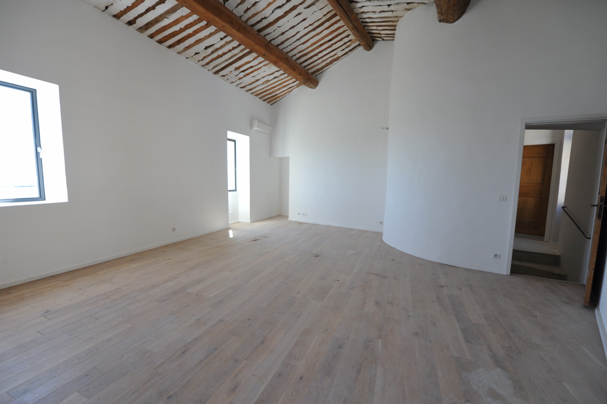 Luberon, authentique maison de village restaurée   