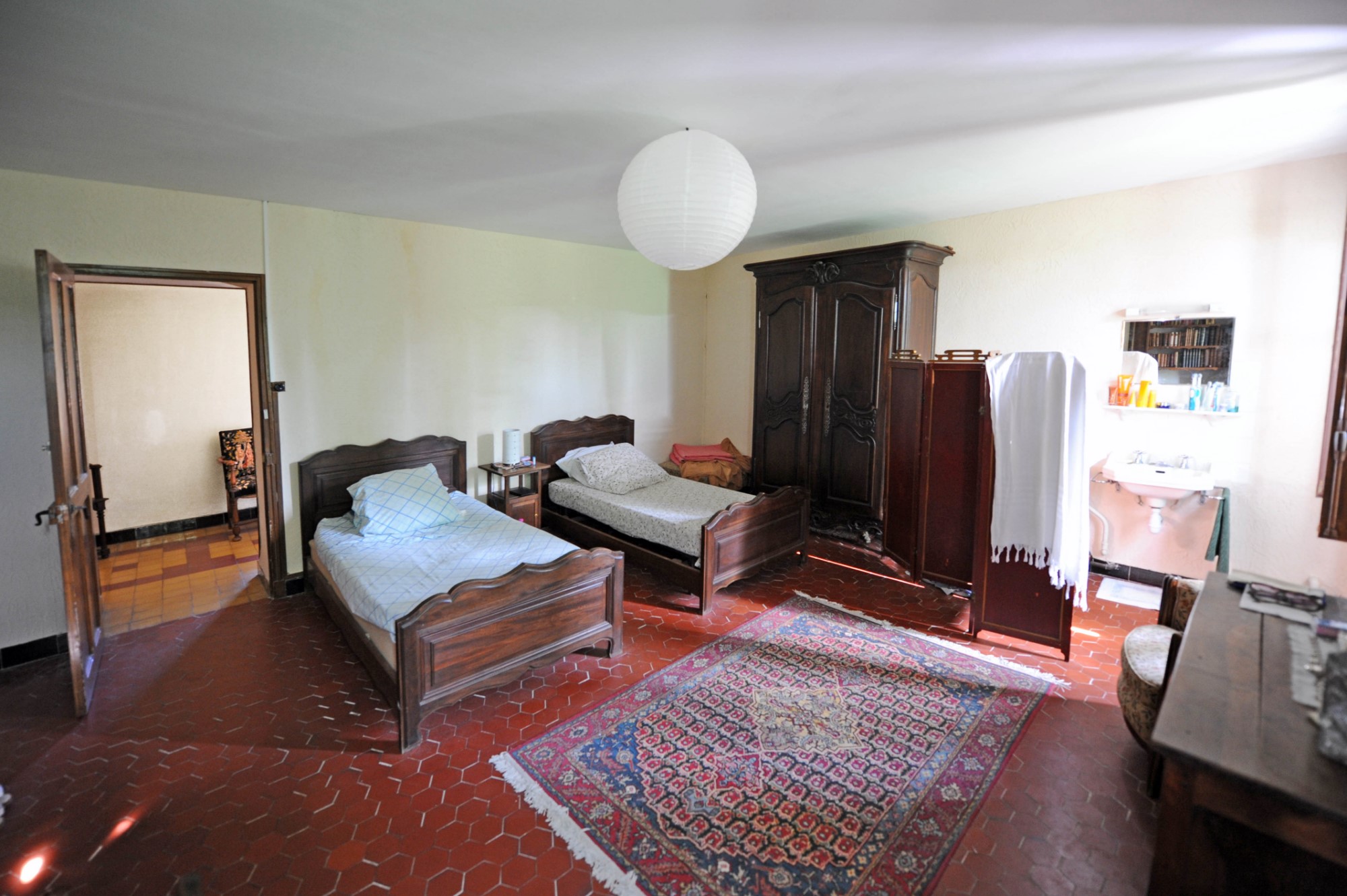 A vendre entre Alpilles et Luberon,   domaine de 7,38 hectares avec plus de 600 m² de bâti