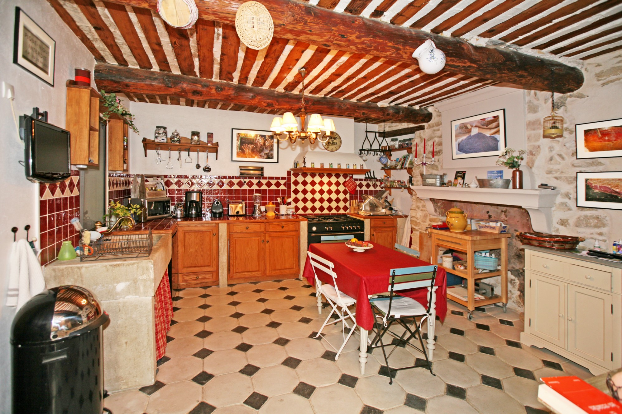 propriété proche d'un agréable village du Luberon   