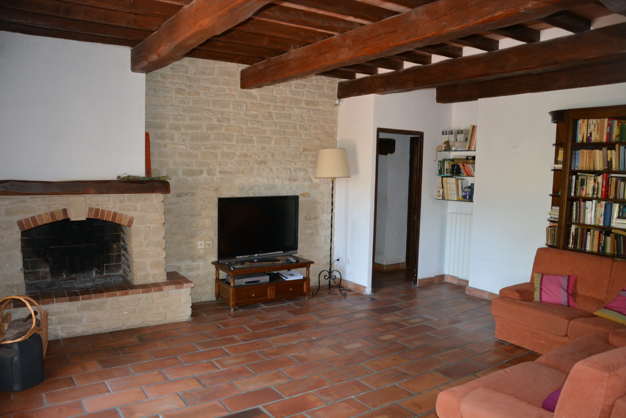 Secteur Gordes, maison en pierres à vendre dans un bel environnement   