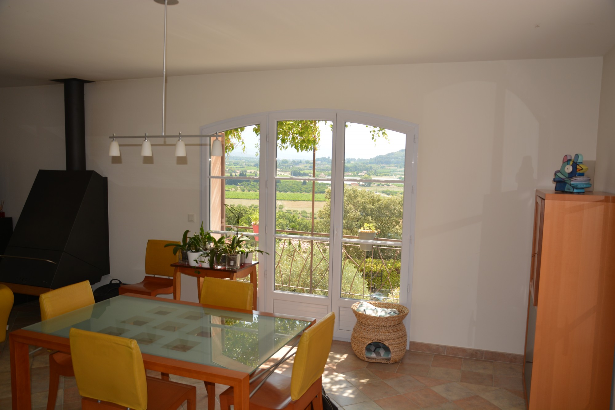 Luberon, belle villa avec piscine sur plus de 3 000 m² de terrain   