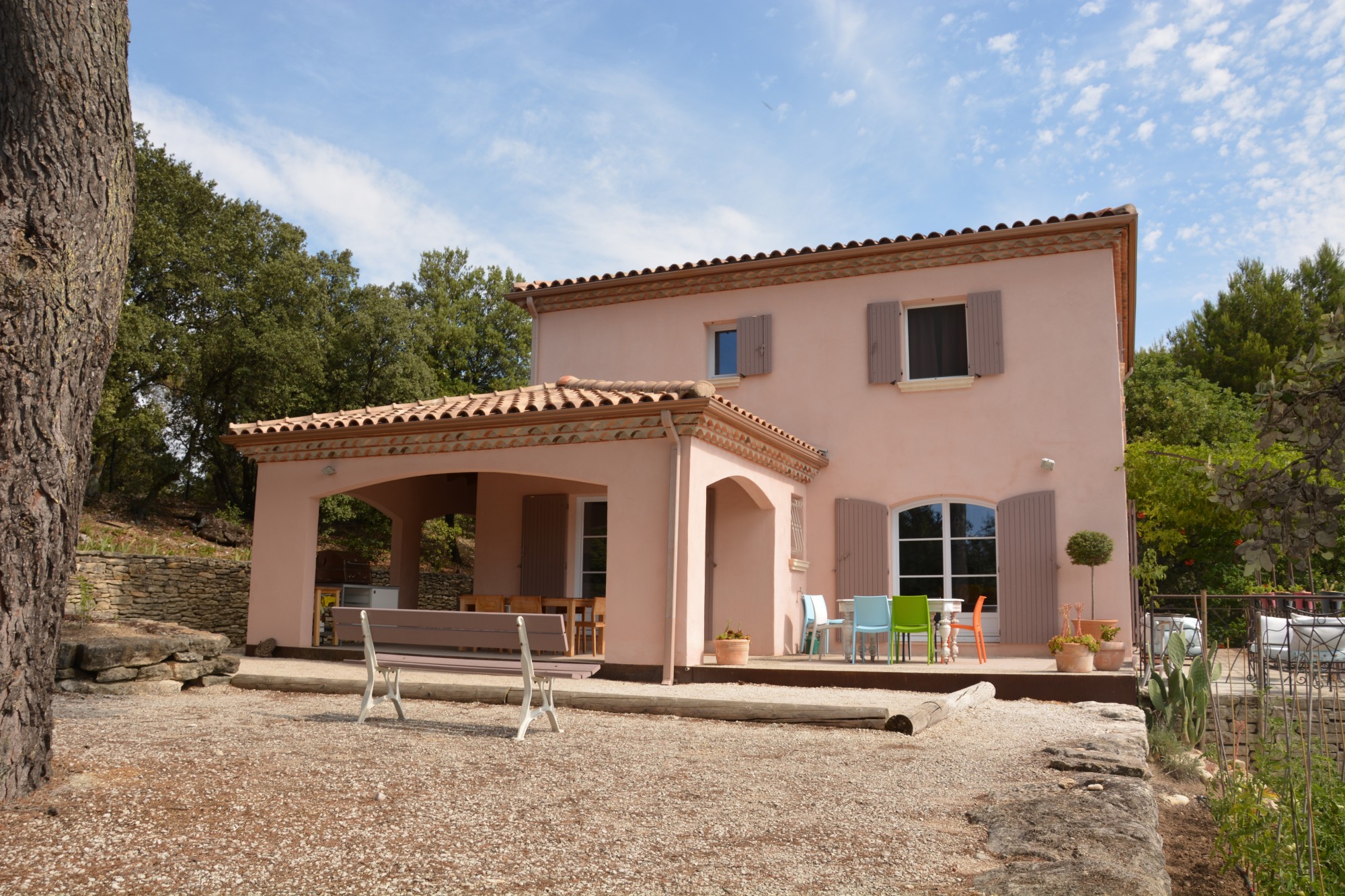 Luberon, belle villa avec piscine sur plus de 3 000 m² de terrain   