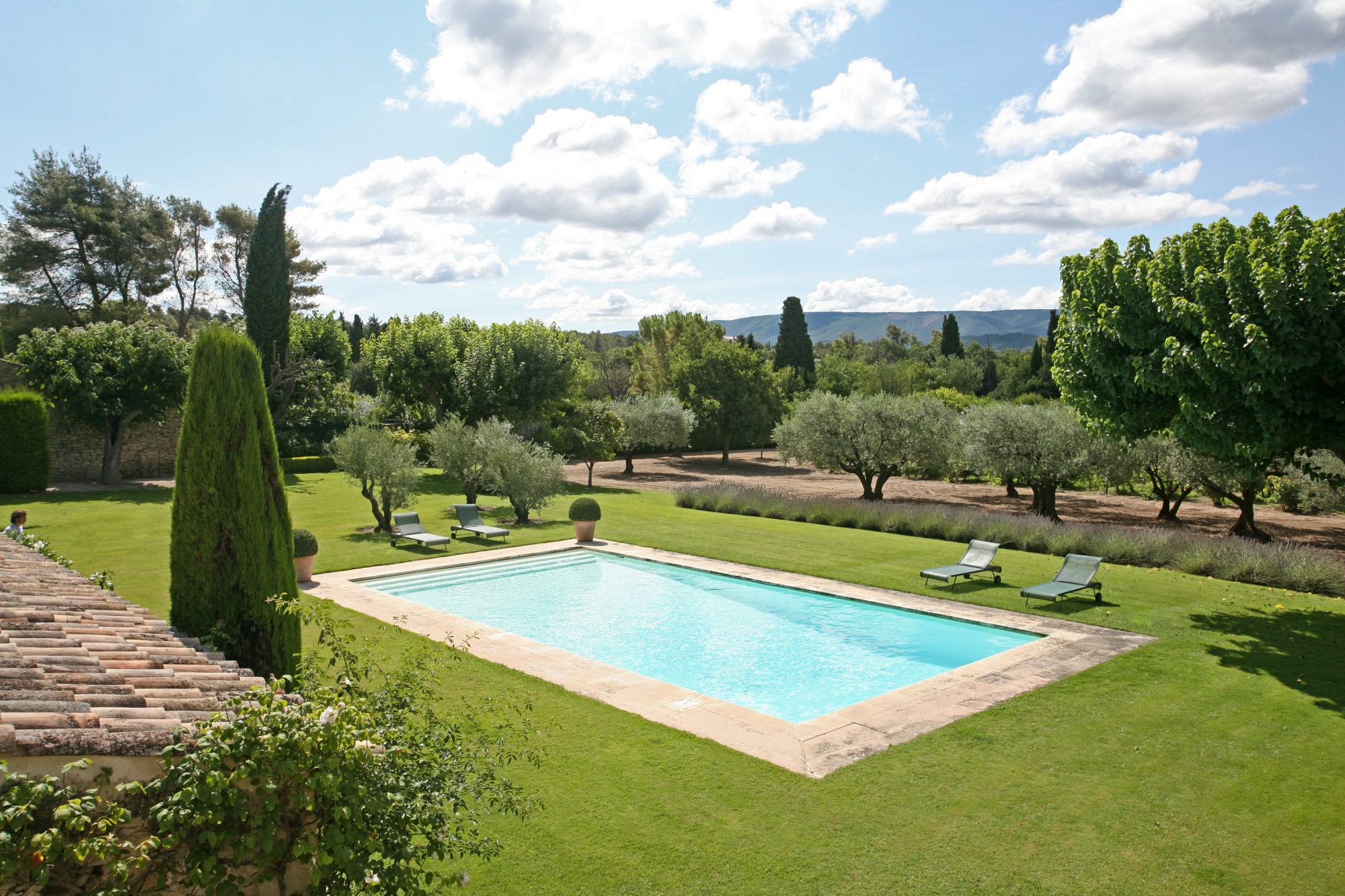 Luberon - Propriété avec piscine et tennis   