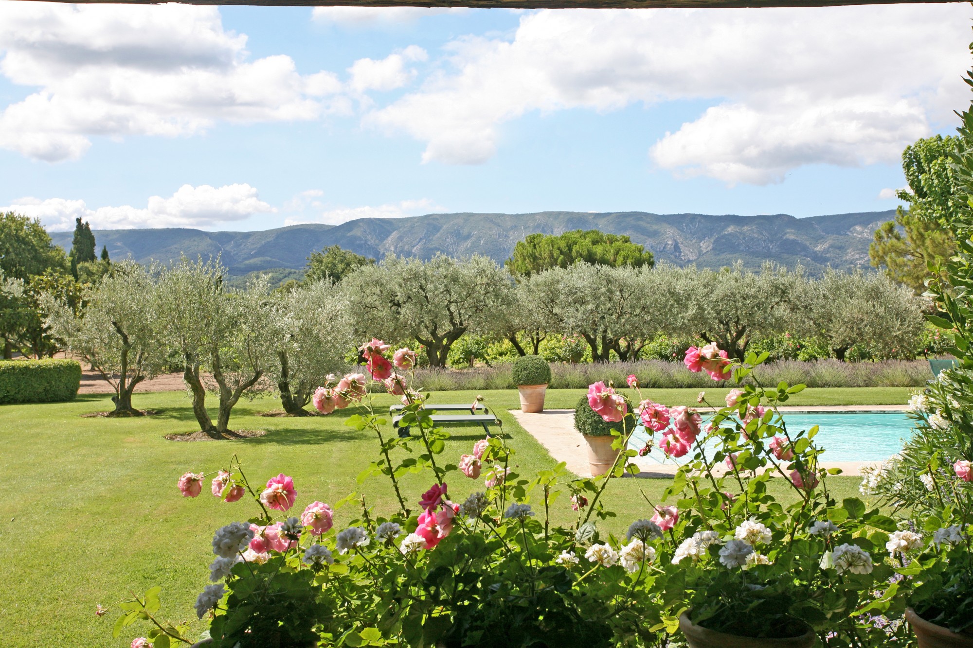 Luberon - Propriété avec piscine et tennis   