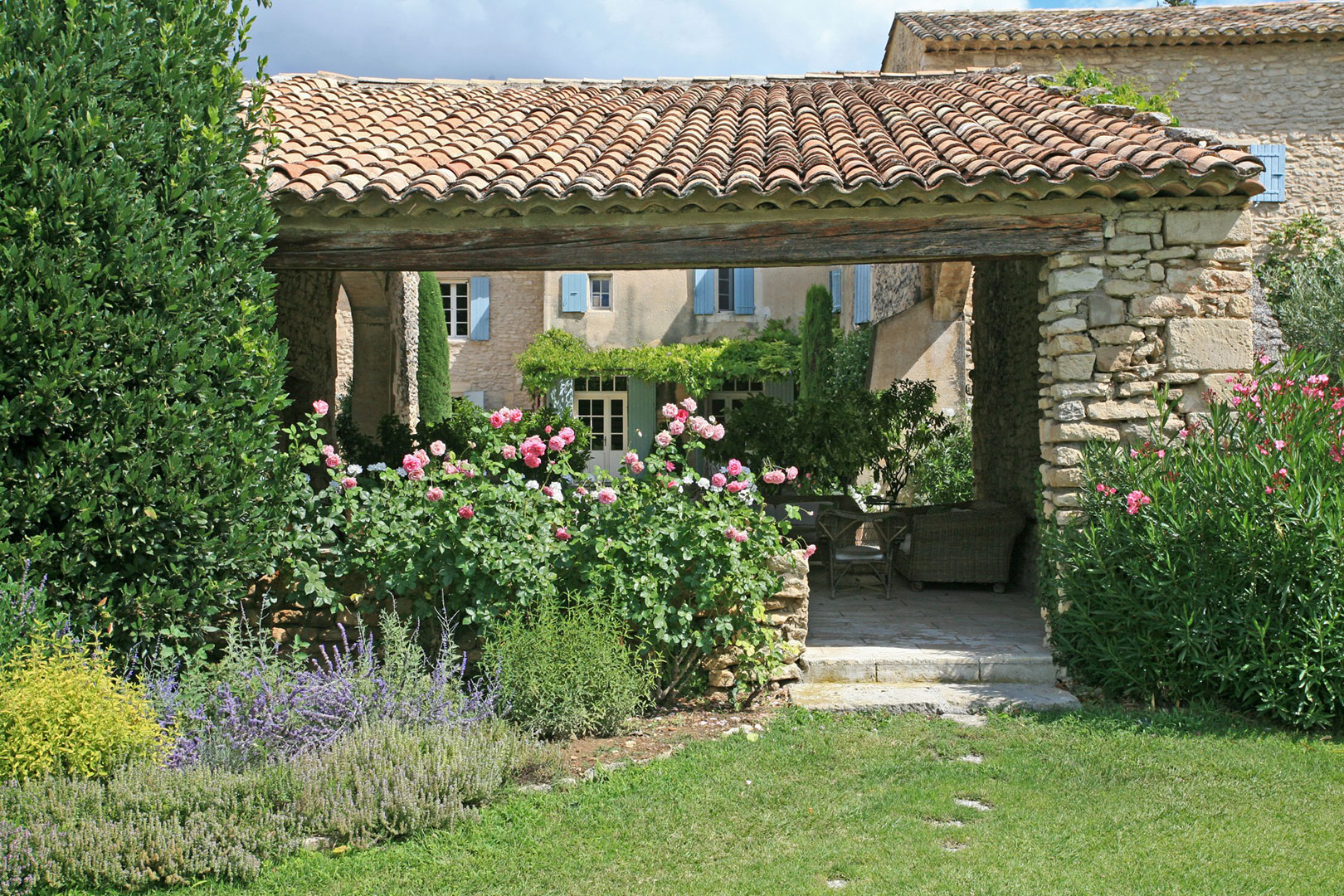 Luberon - Propriété avec piscine et tennis   