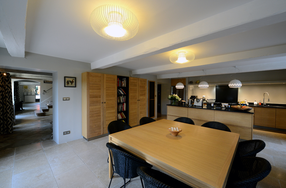 A vendre dans les Alpilles, entre St-Rémy-de-Provence et Avignon, mas rénové avec soin    