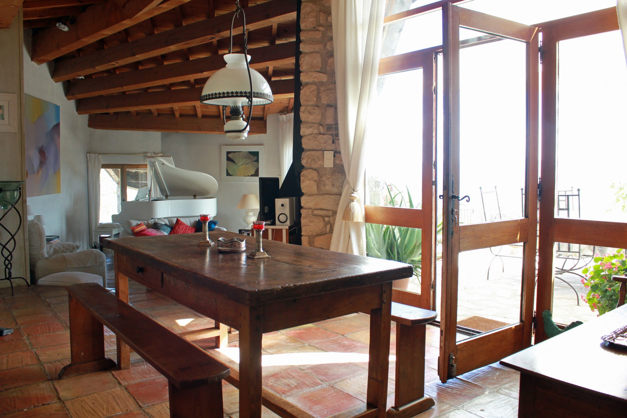 Maison contemporaine à vendre à Gordes avec vues remarquables   