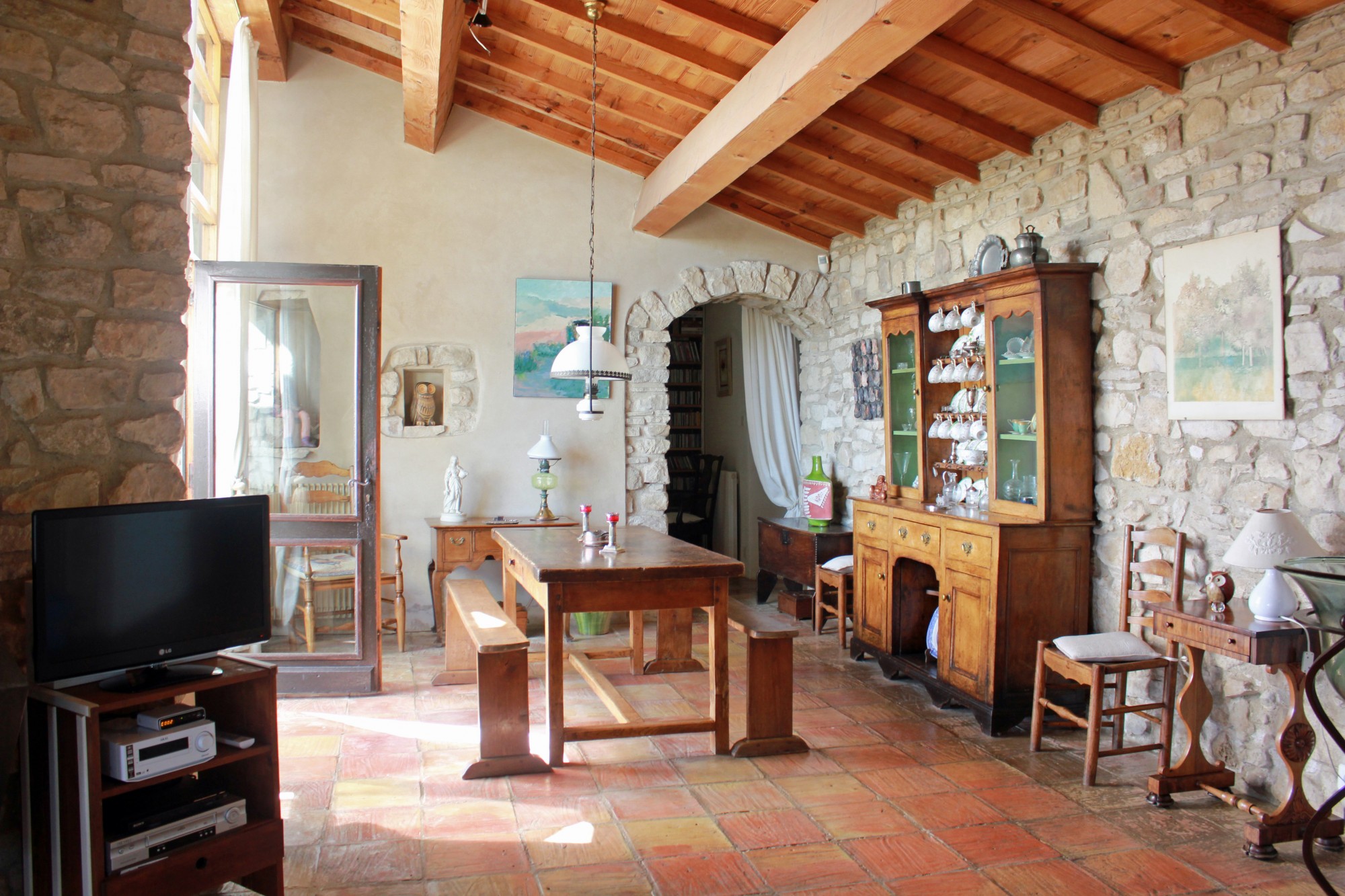 Maison contemporaine à vendre à Gordes avec vues remarquables   