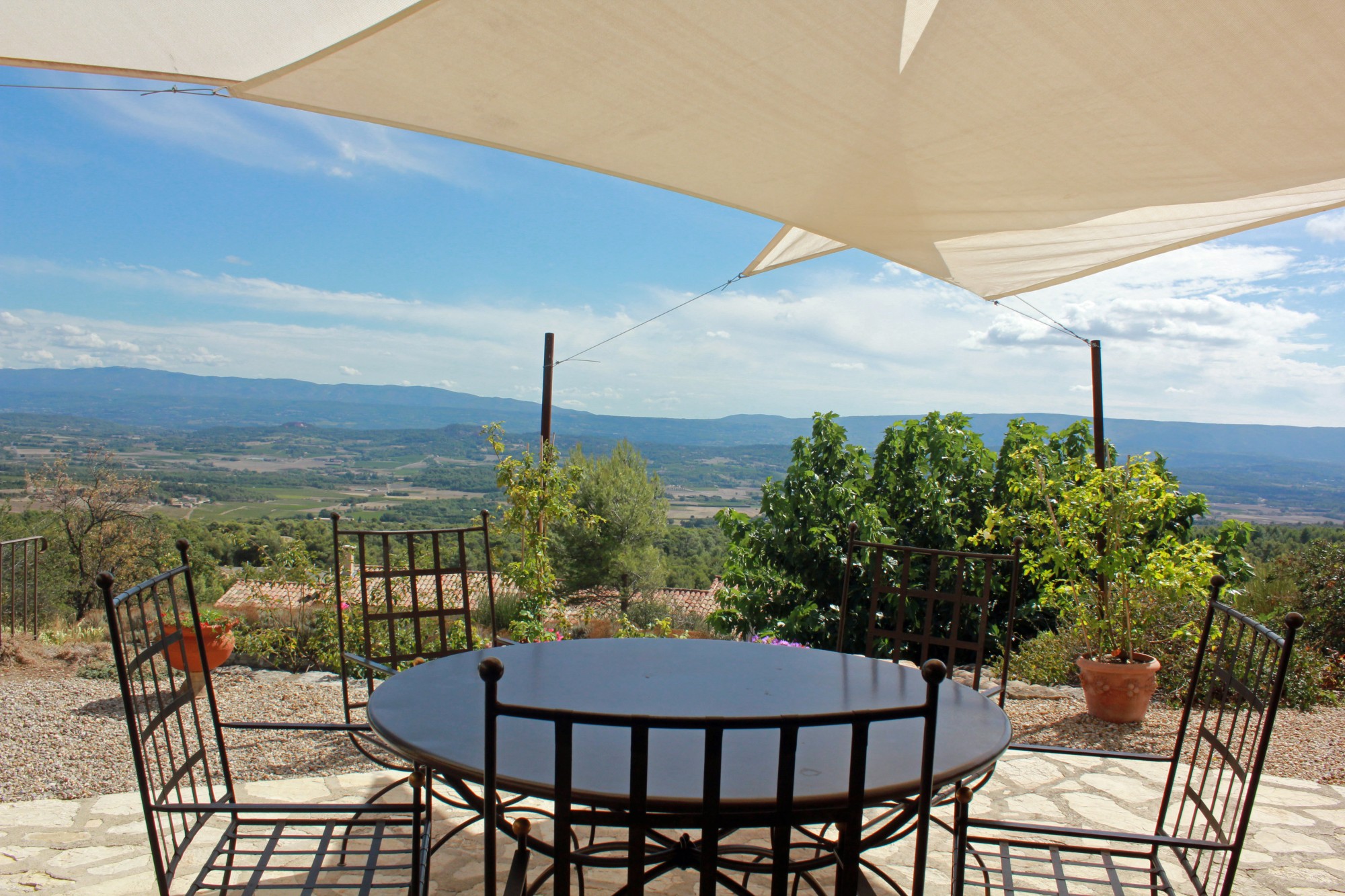 Maison contemporaine à vendre avec vues sur le Luberon