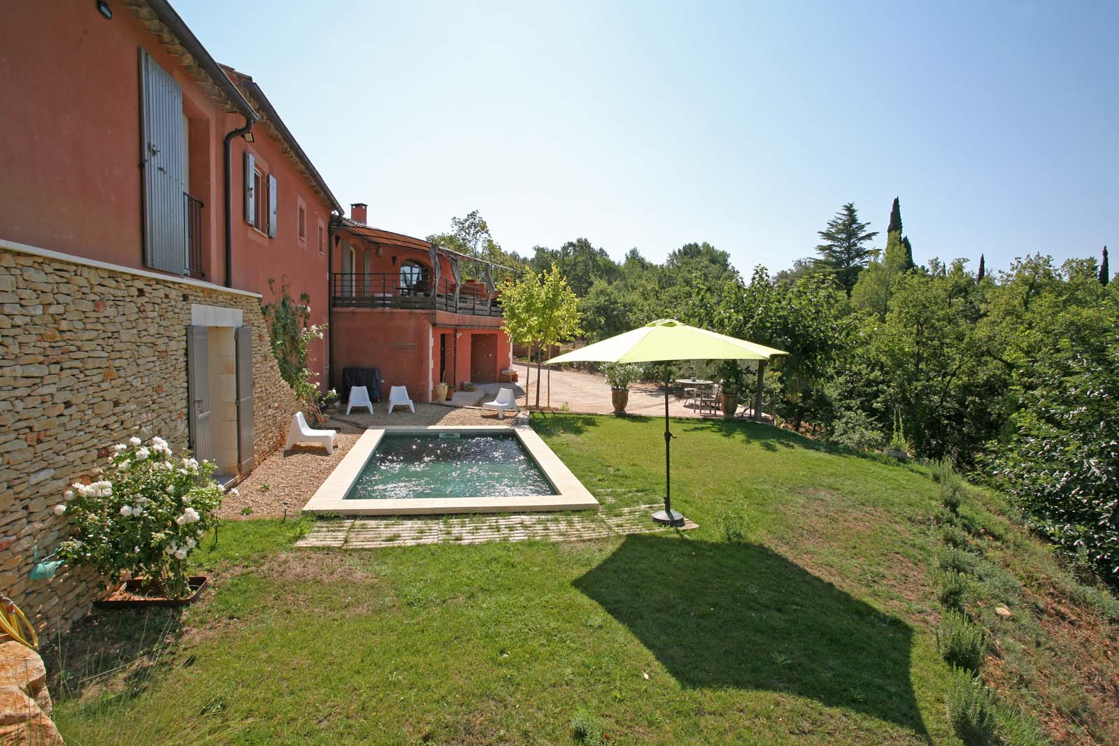 Maison avec piscine à vendre