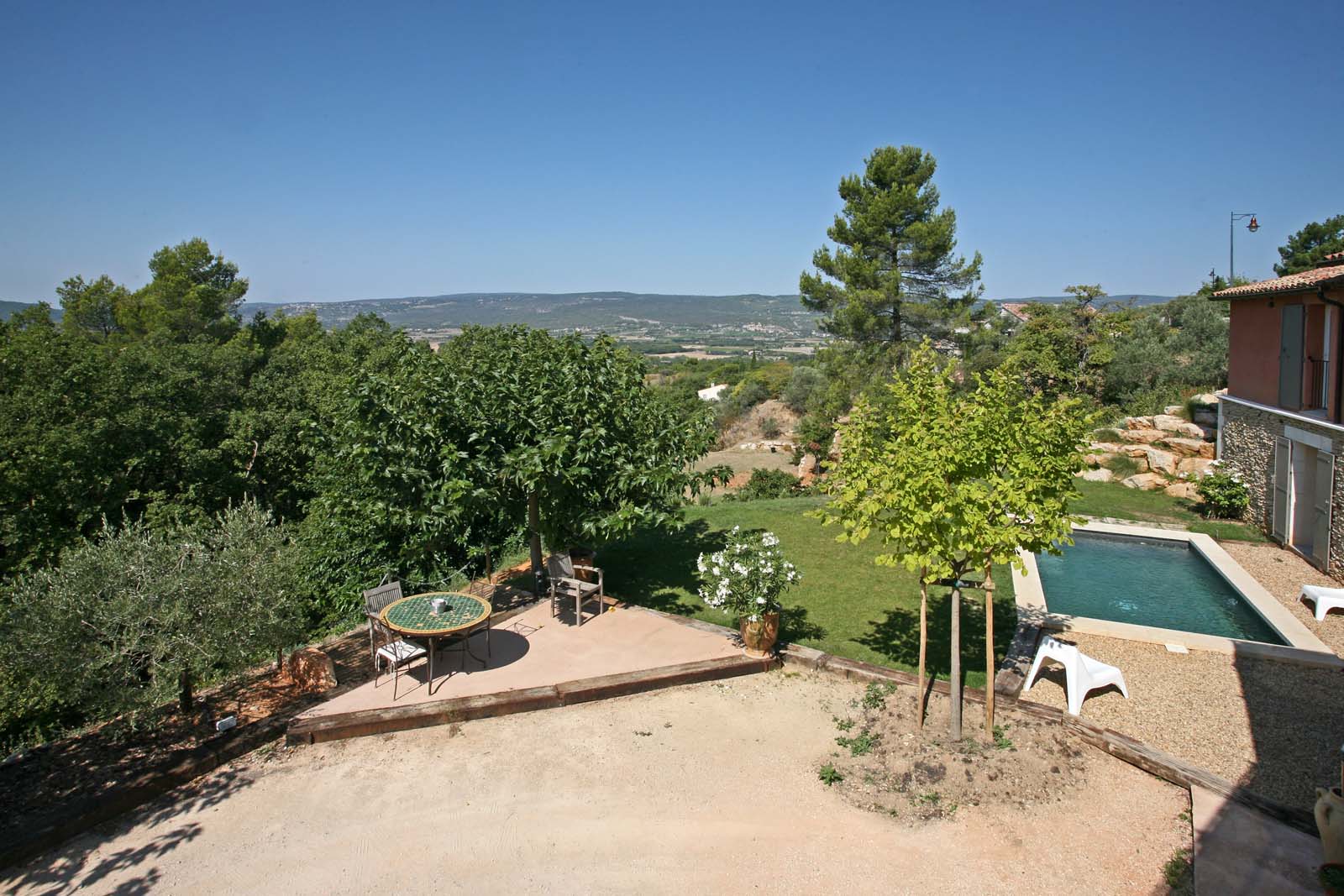 Maison avec piscine et belle vue à vendre en Luberon