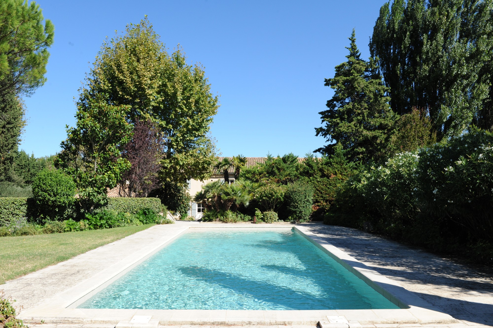 Propriété d'agrément avec piscine à vendre dans les Alpilles