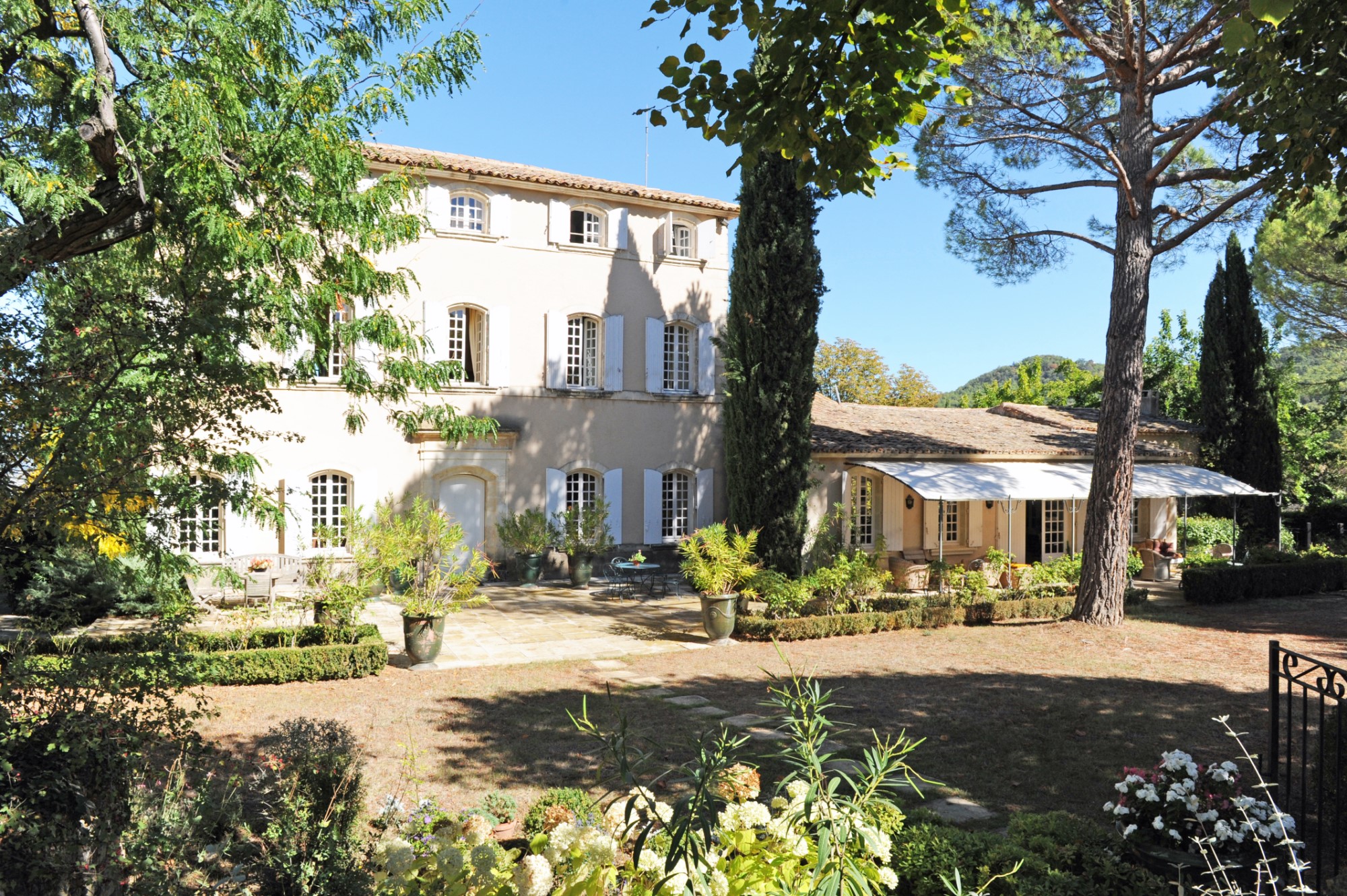 Bastide du 18ème siècle à vendre par ROSIER