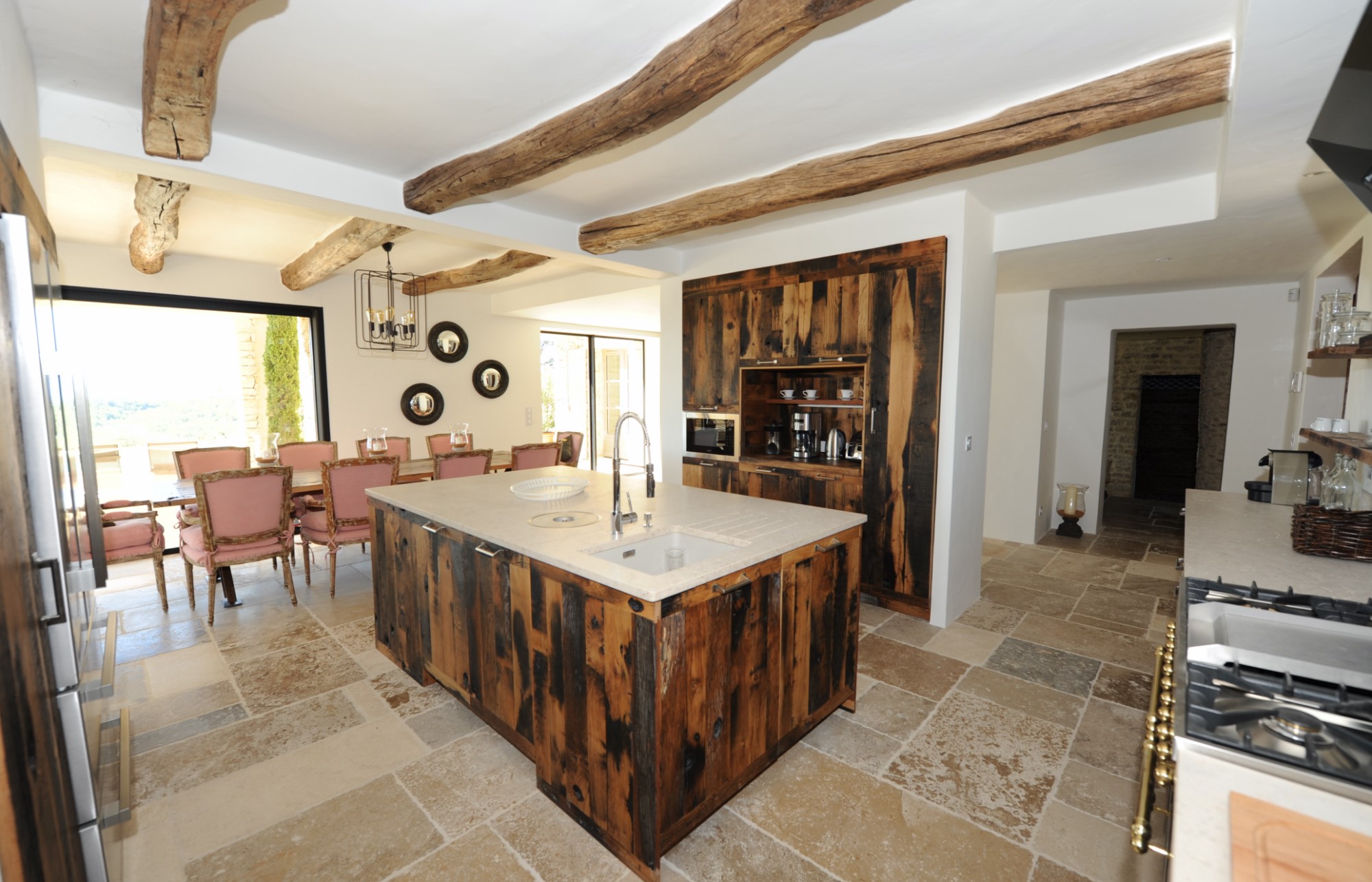 Cuisine moderne maison rénovée Gordes