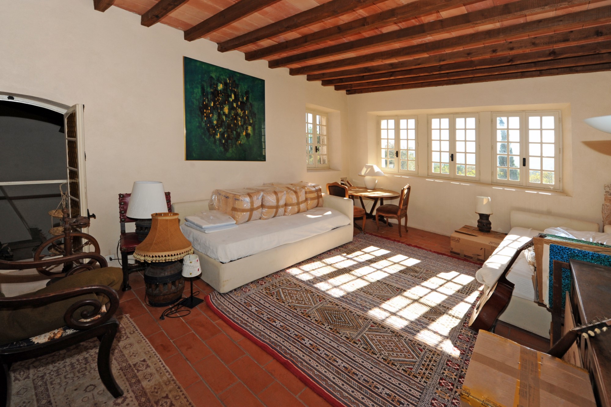Proche du cœur du village de Gordes, propriété avec vue à vendre    