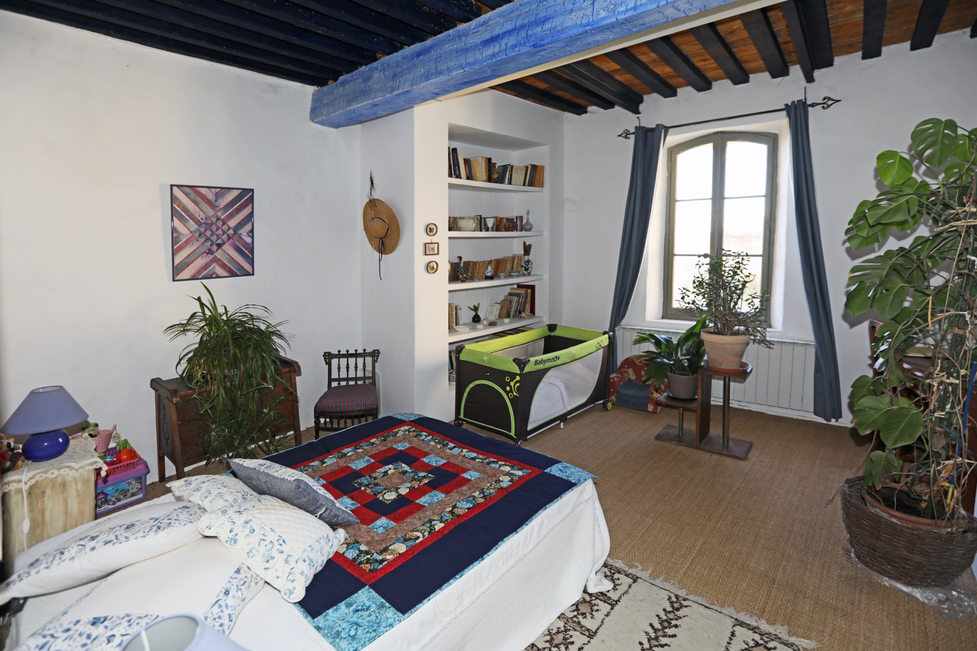 Maison avec restaurant en vente dans un très beau village du Luberon   